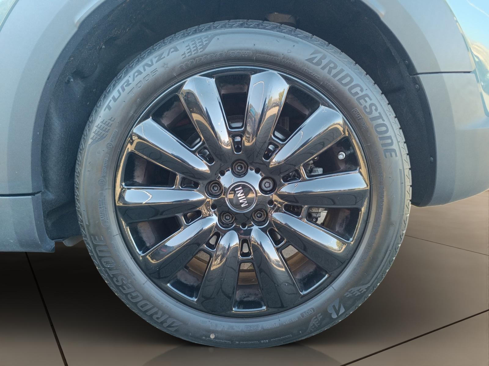 MINI Countryman Cooper SE ALL4 PHEV Steptronic (CH)-image-9