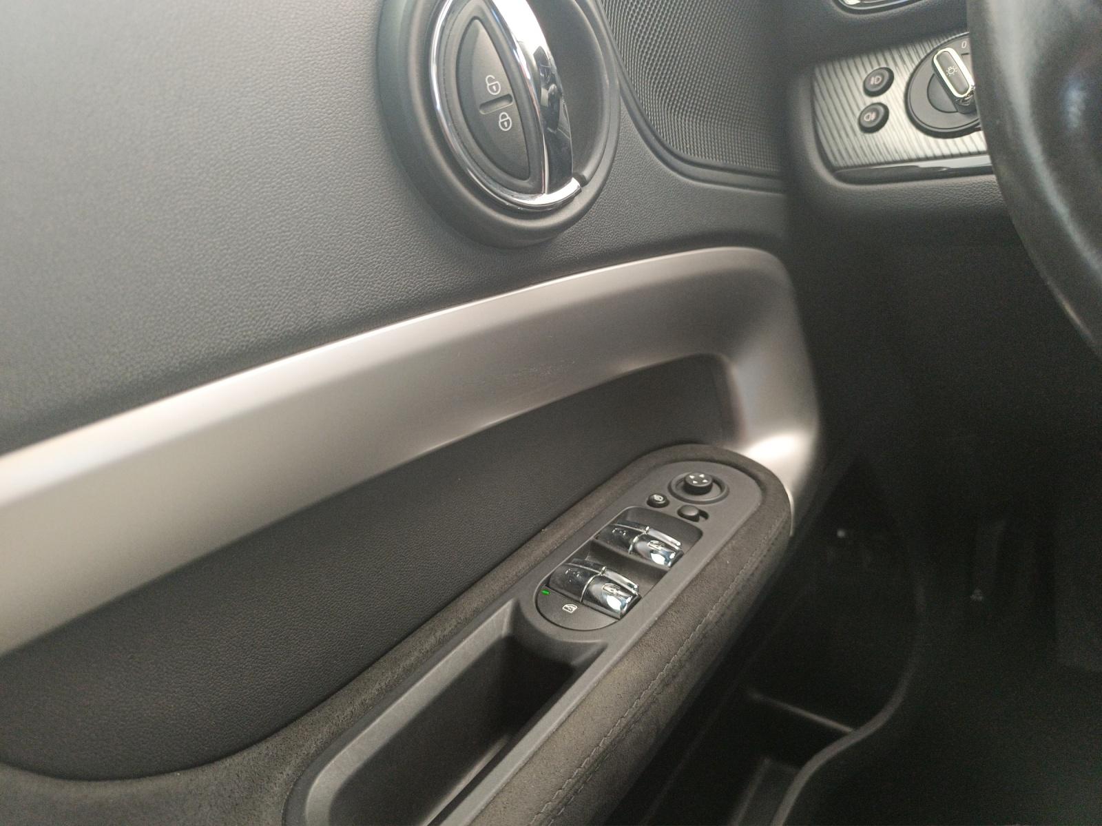 MINI Countryman Cooper SE ALL4 PHEV Steptronic (CH)-image-19