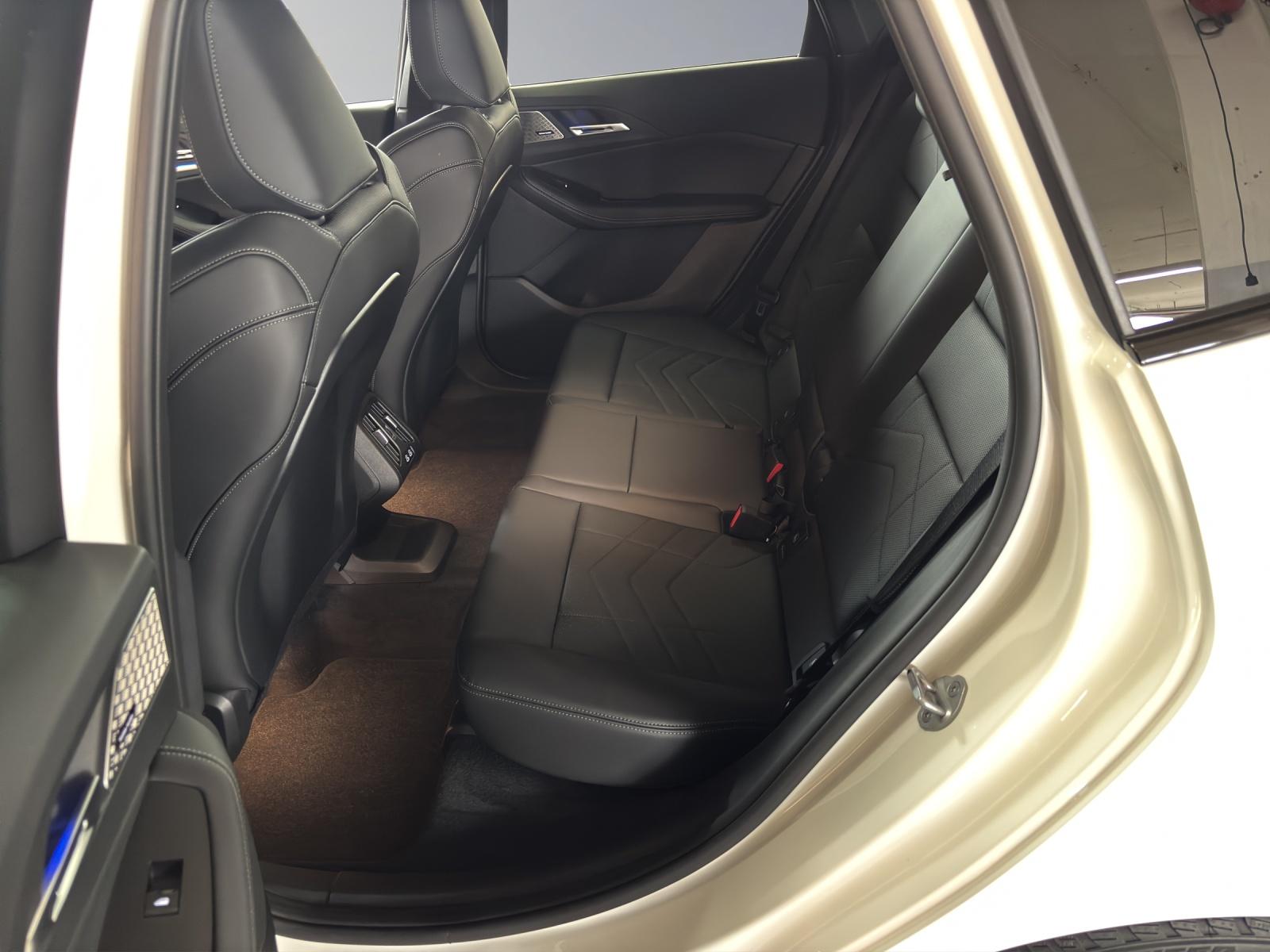BMW 223i xDrive SDKG Active Tourer-image-6