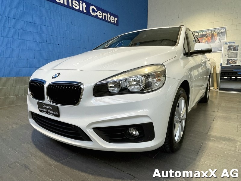 BMW 218i Active Tourer-image-1