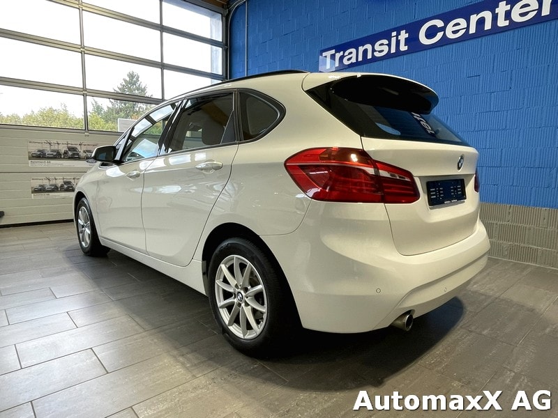 BMW 218i Active Tourer-image-3