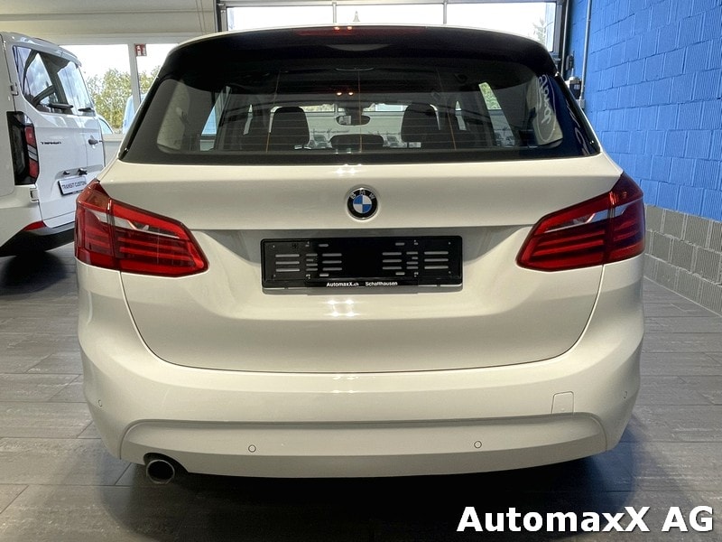 BMW 218i Active Tourer-image-4