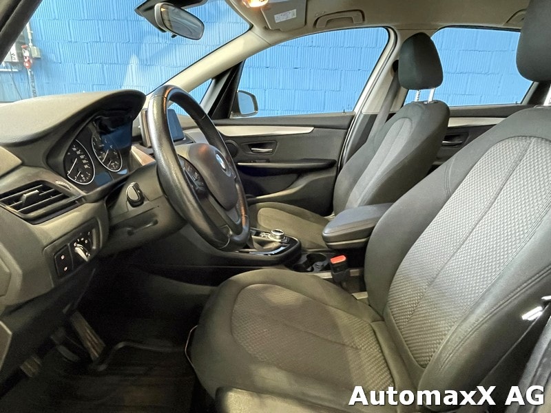 BMW 218i Active Tourer-image-7