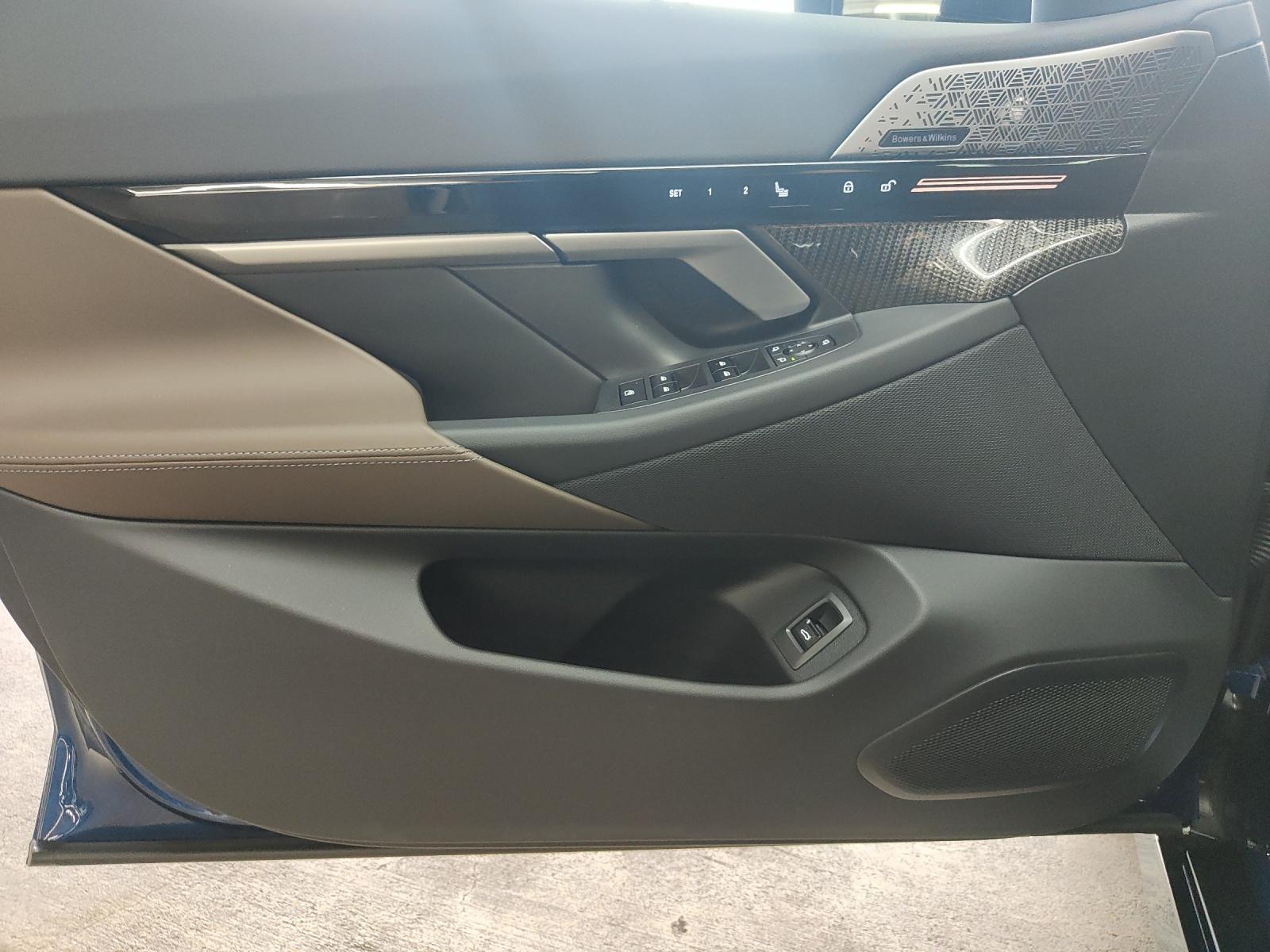 BMW 520d xDrive Touring-image-20