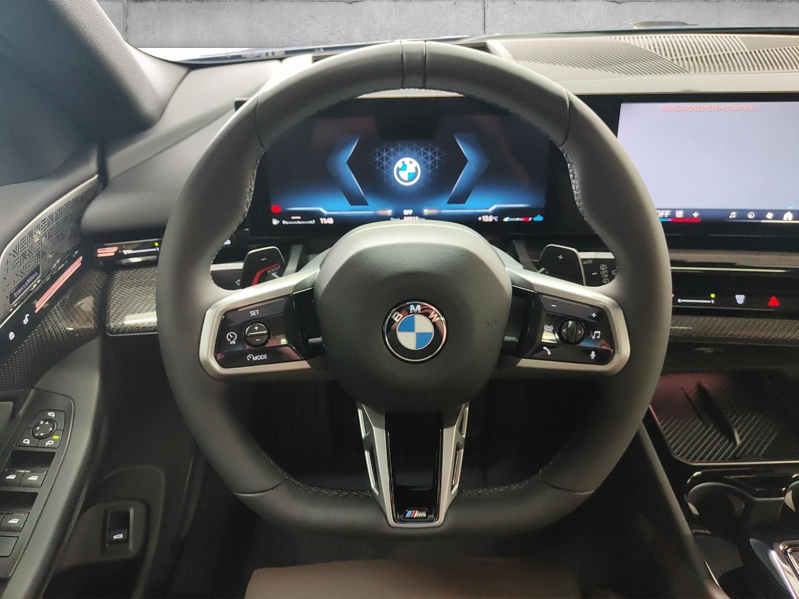 BMW 520d xDrive Touring-image-17
