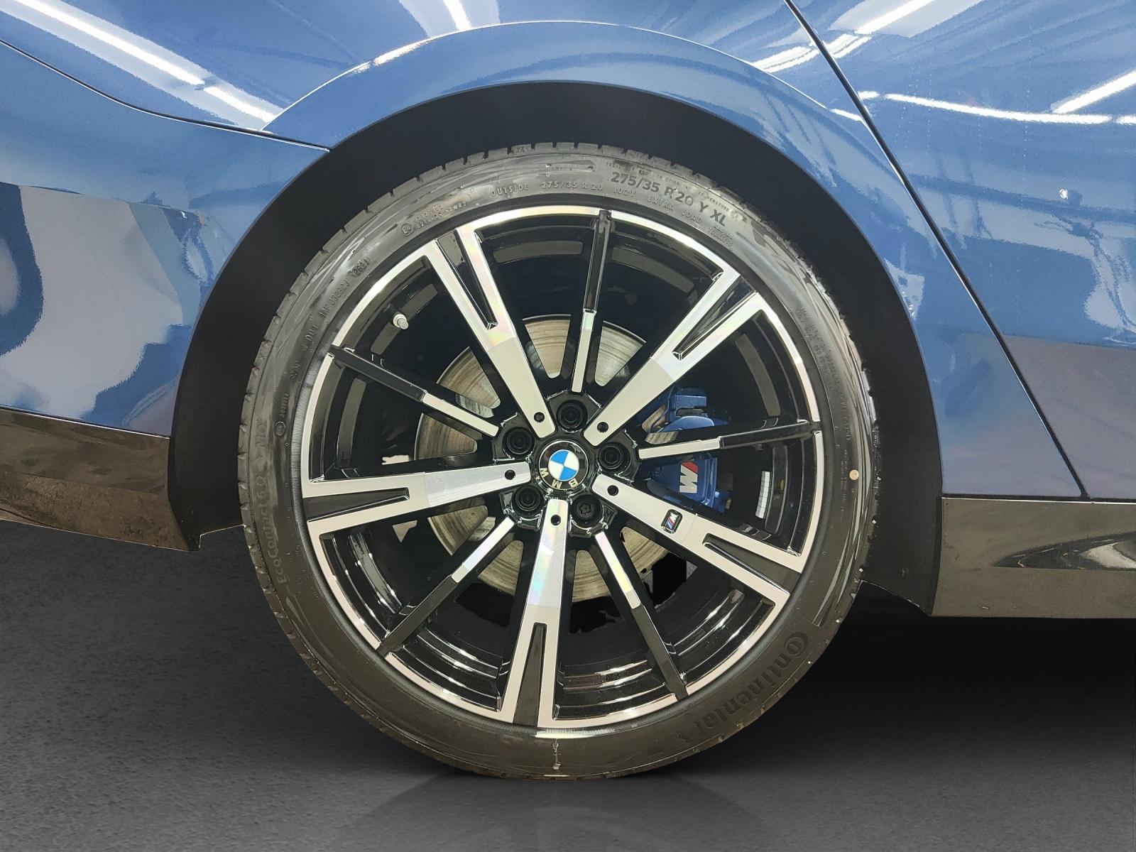 BMW 520d xDrive Touring-image-13