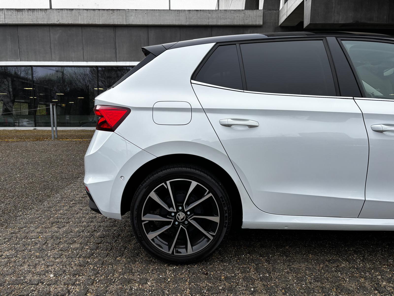 SKODA Fabia First Edition. DSG, LED, AHK, ACC, Pano, Kamera, Keyless SERVICE & MFK Neu-image-5