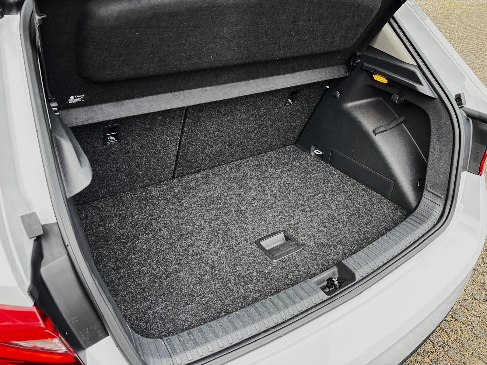 SKODA Fabia First Edition. DSG, LED, AHK, ACC, Pano, Kamera, Keyless SERVICE & MFK Neu-image-29