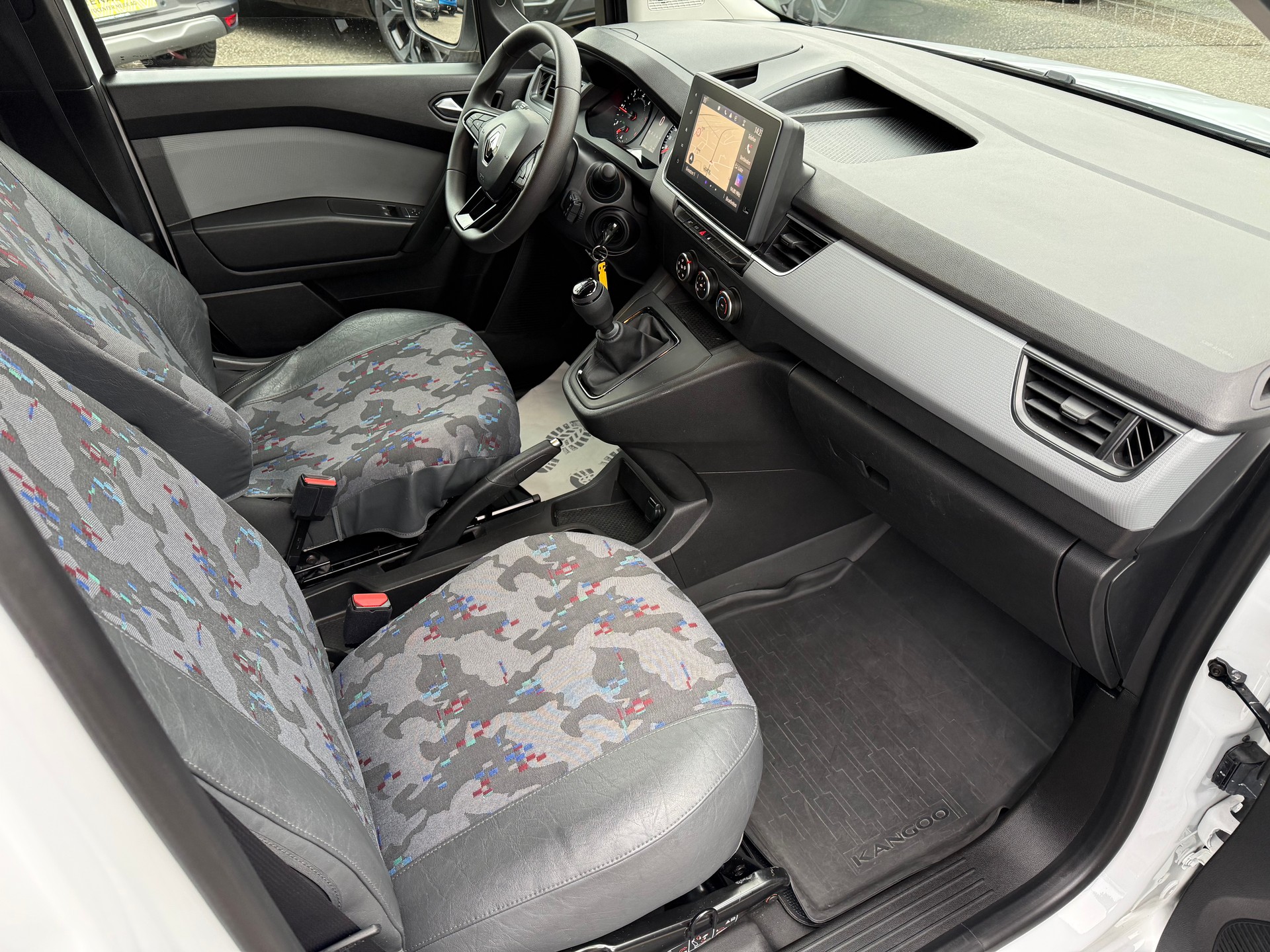 RENAULT Kangoo Van 1.5 dCi Standard 95 Extra-image-8