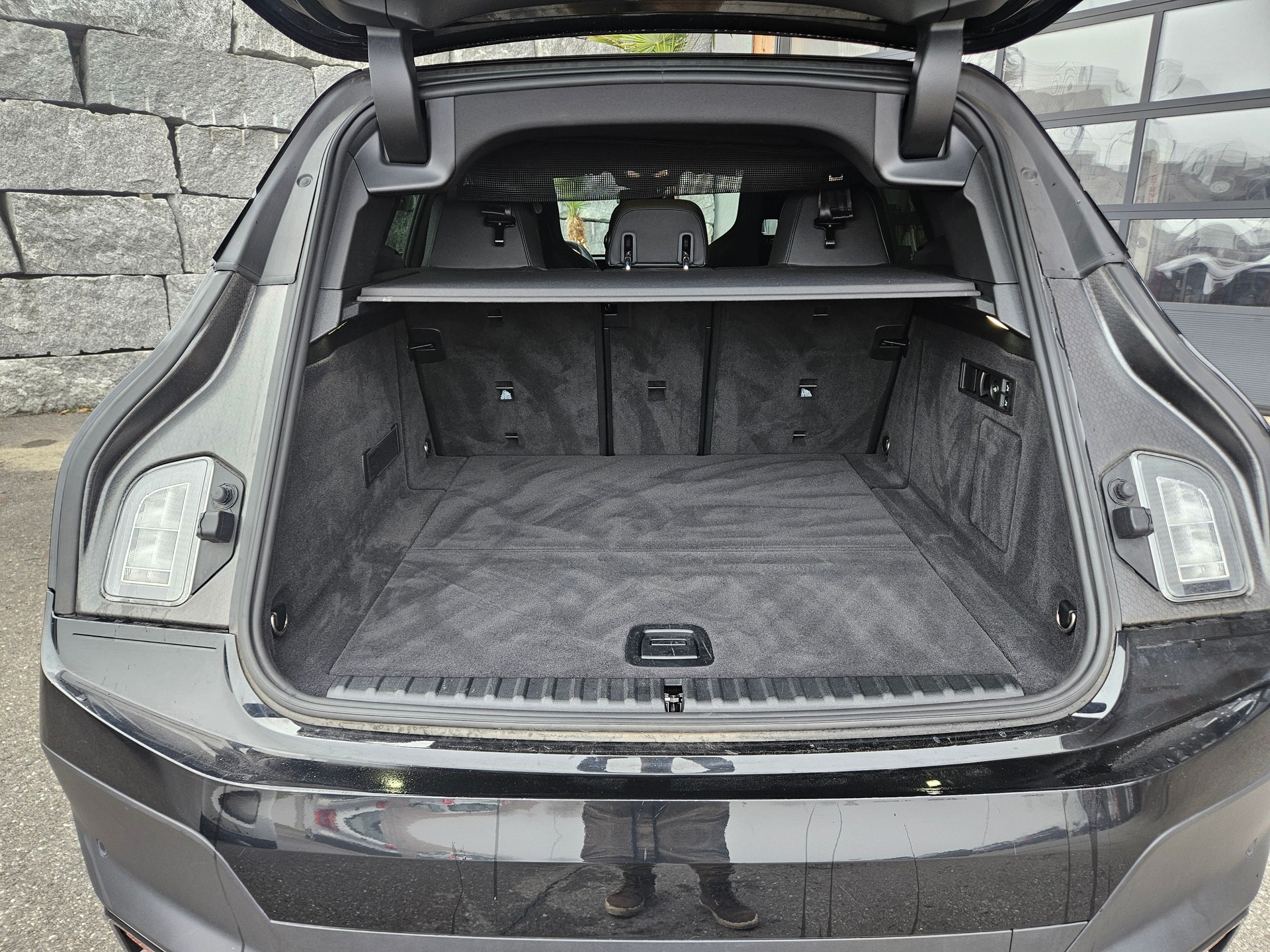 BMW iX xDrive50 all Black-image-15