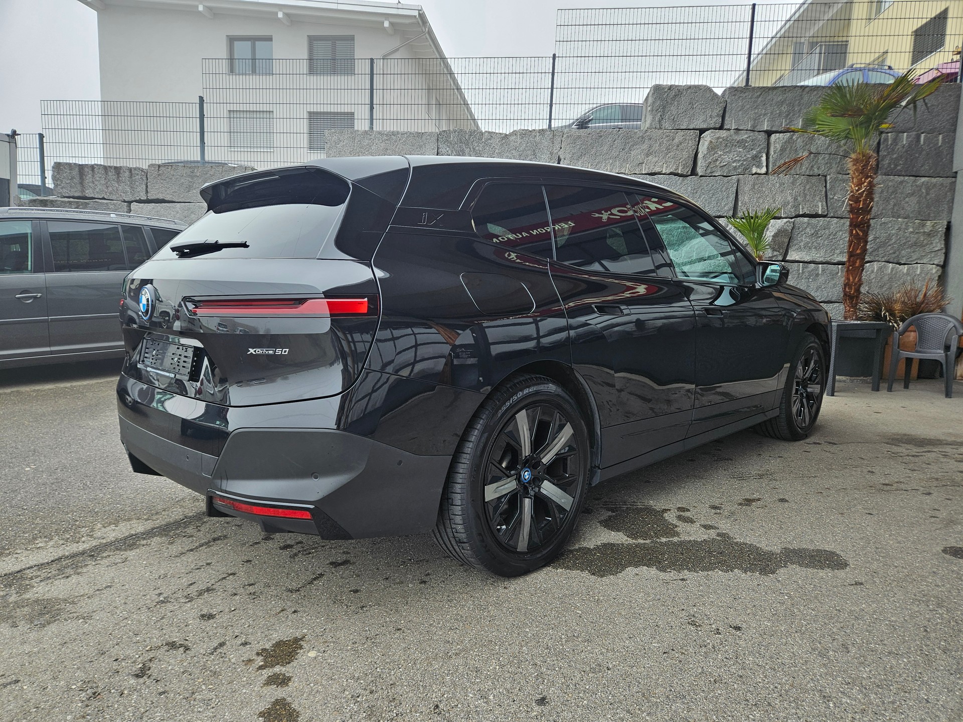 BMW iX xDrive50 all Black-image-6