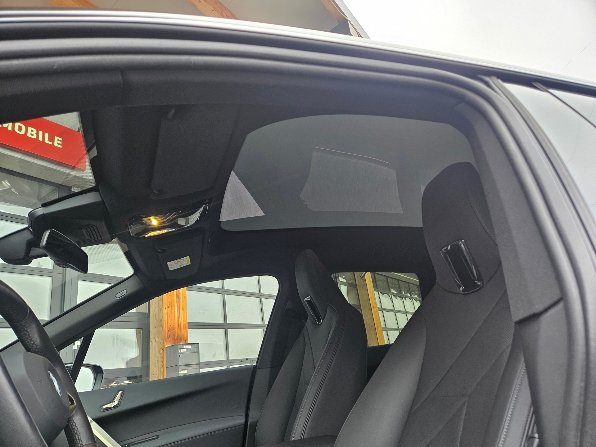 BMW iX xDrive50 all Black-image-13