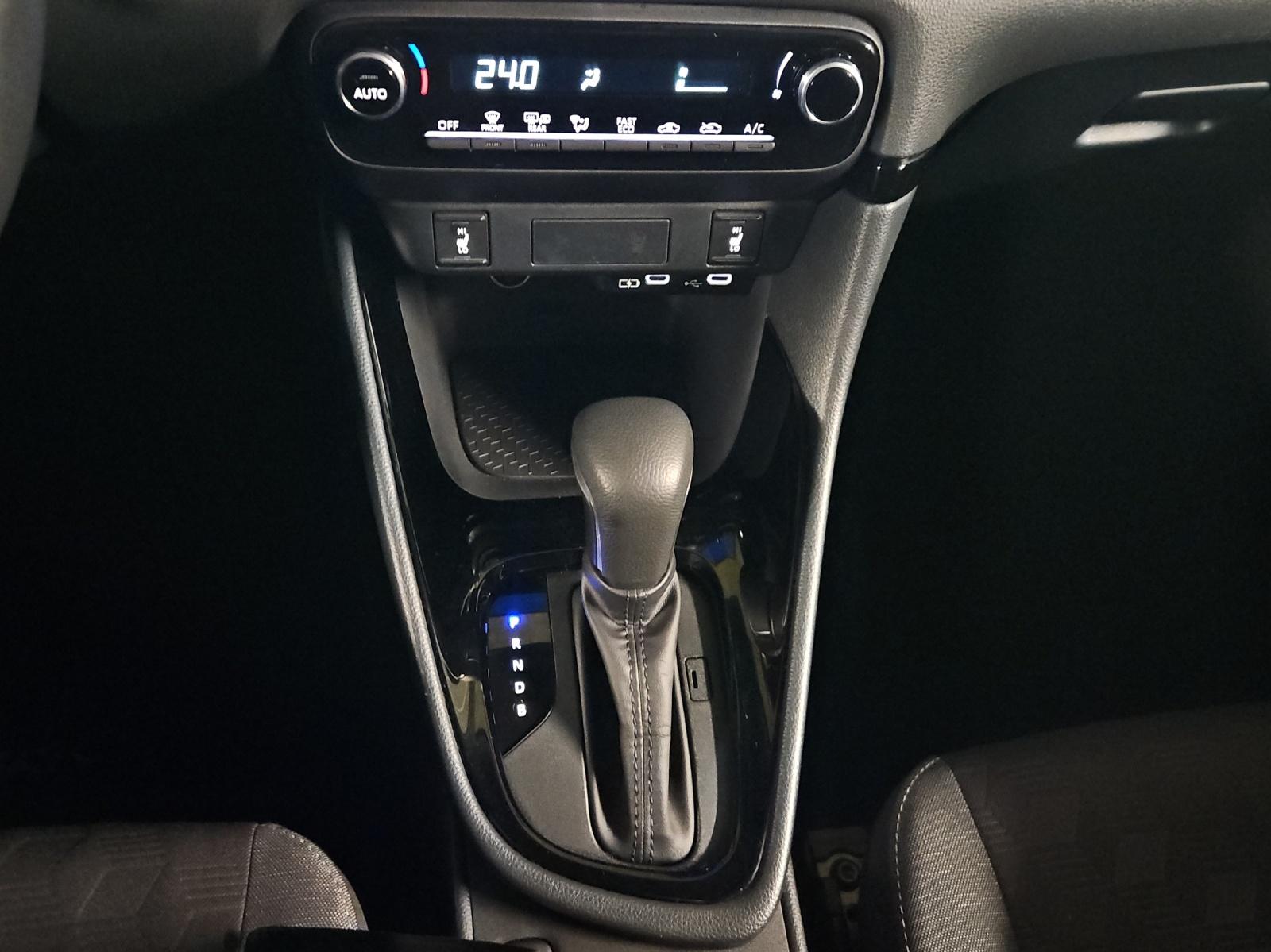 TOYOTA Yaris 1.5 VVT-i HSD Trend-image-19