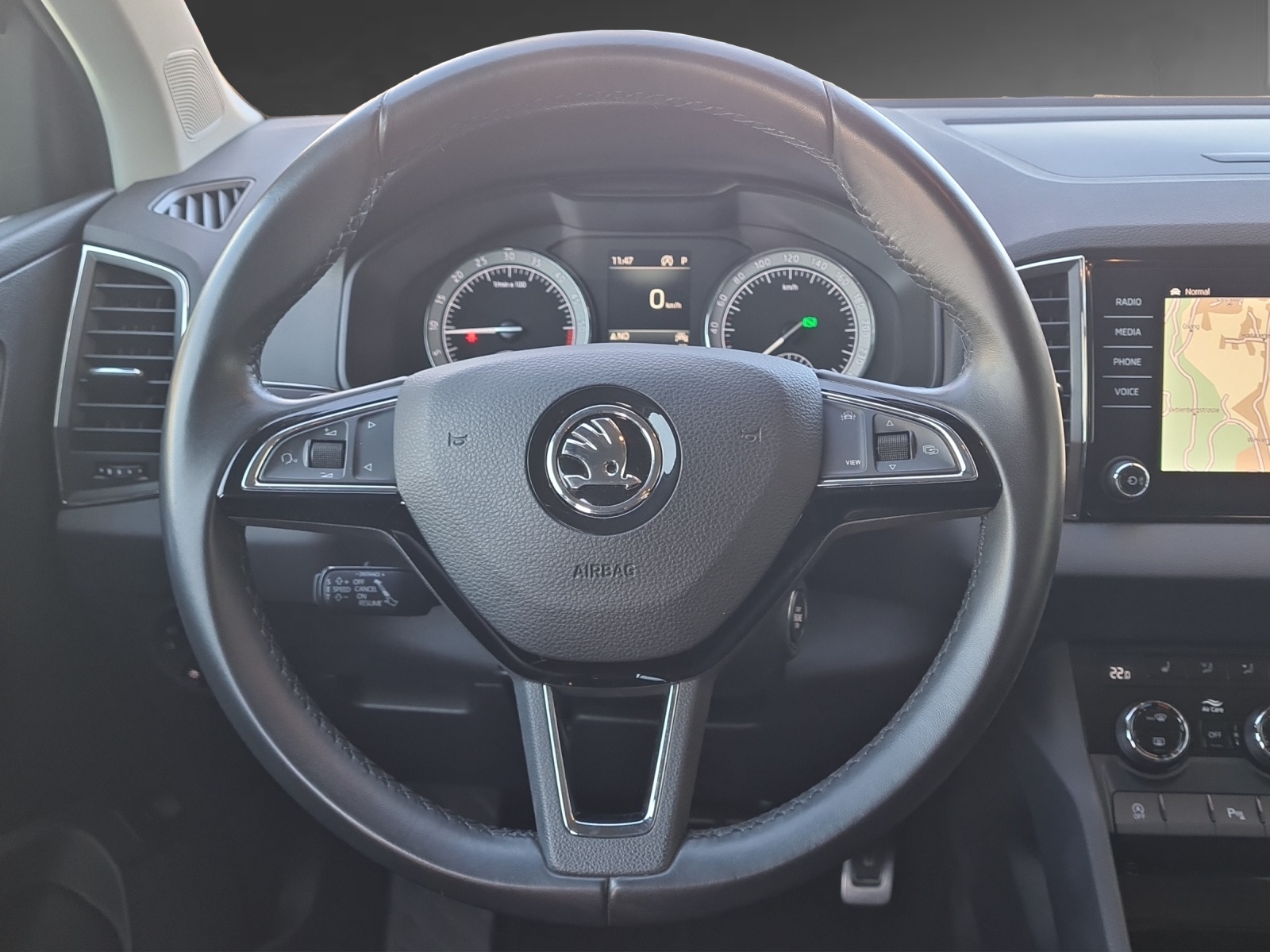 SKODA Karoq 2.0 TDI CR Style 4x4 DSG-image-8