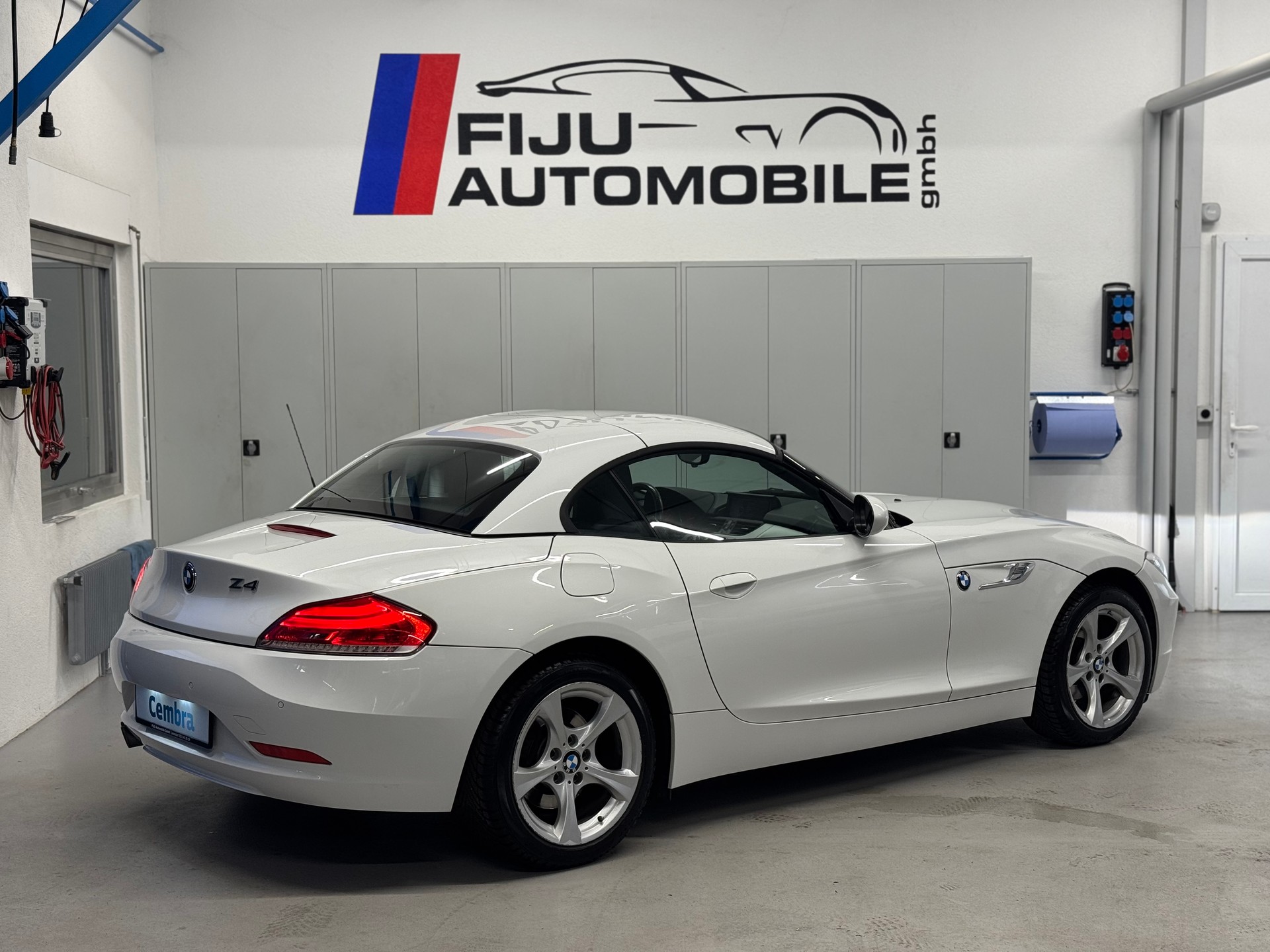 BMW Z4 sDrive20i-image-12