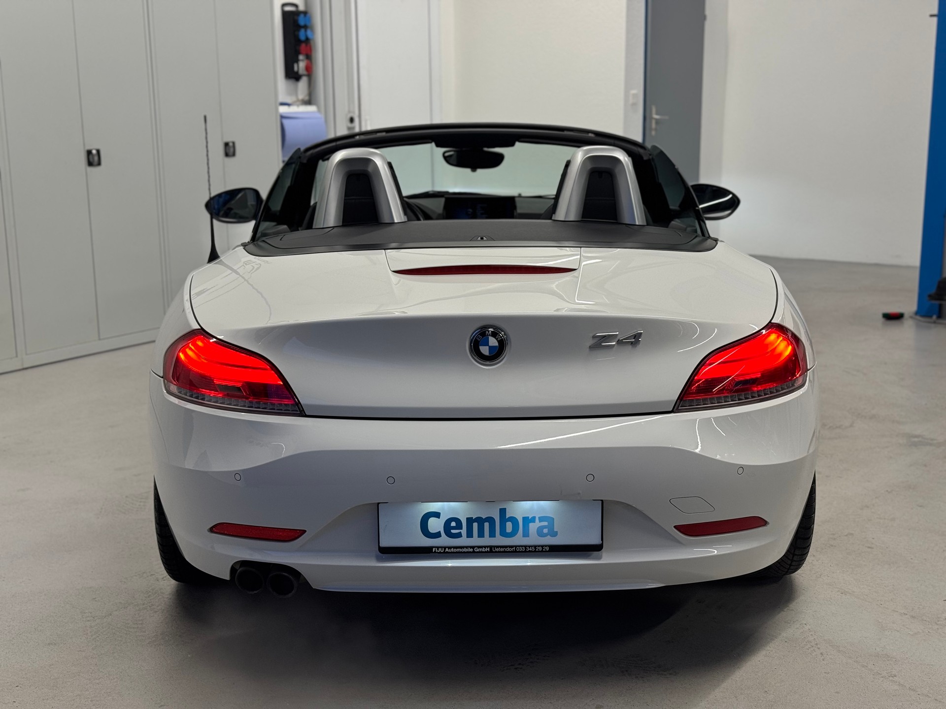 BMW Z4 sDrive20i-image-4