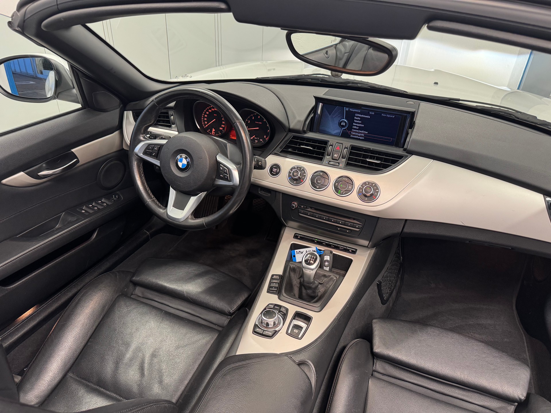 BMW Z4 sDrive20i-image-8