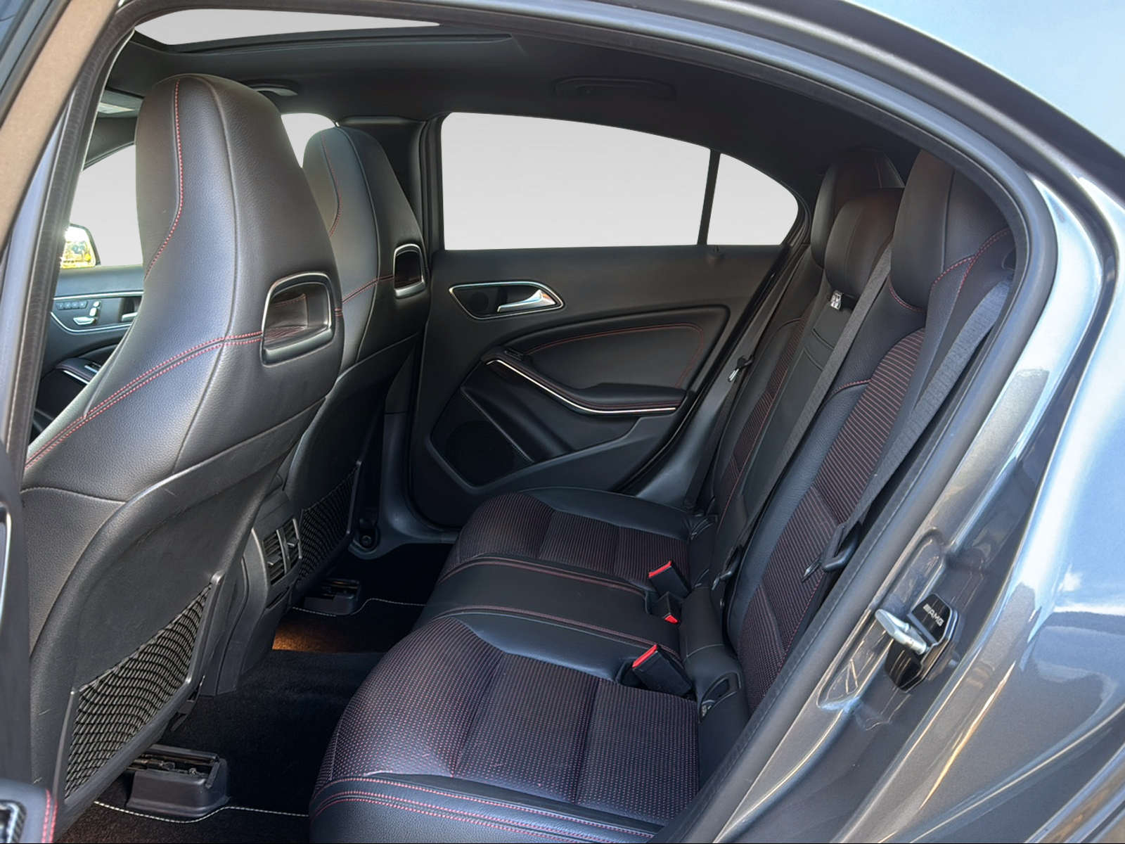 MERCEDES-BENZ A 200 CDI AMG Line 4Matic 7G-DCT-image-11