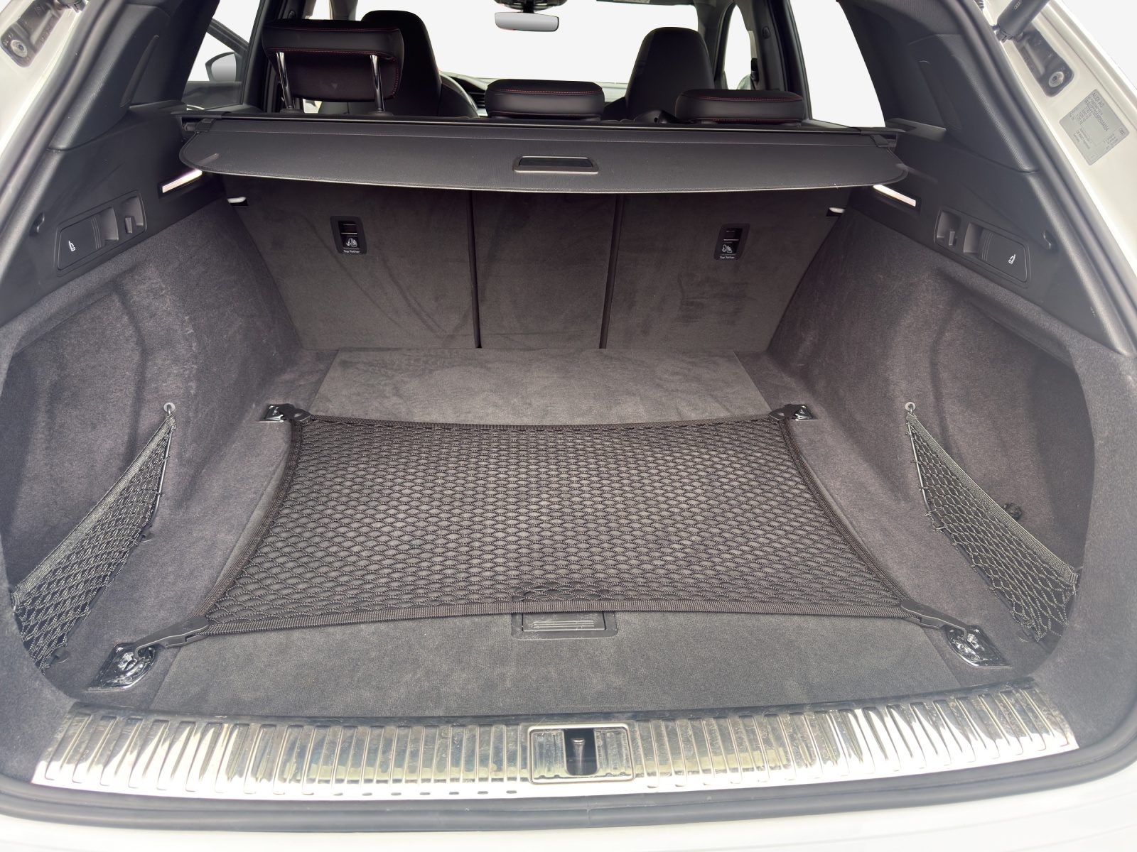 AUDI Q8 55 e-tron Black Edition quattro-image-13