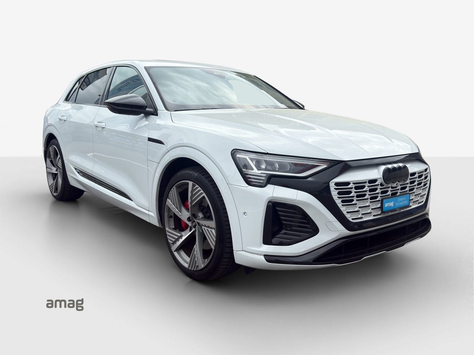 AUDI Q8 55 e-tron Black Edition quattro-image-6