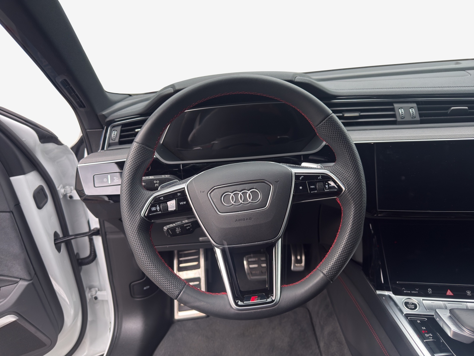AUDI Q8 55 e-tron Black Edition quattro-image-10