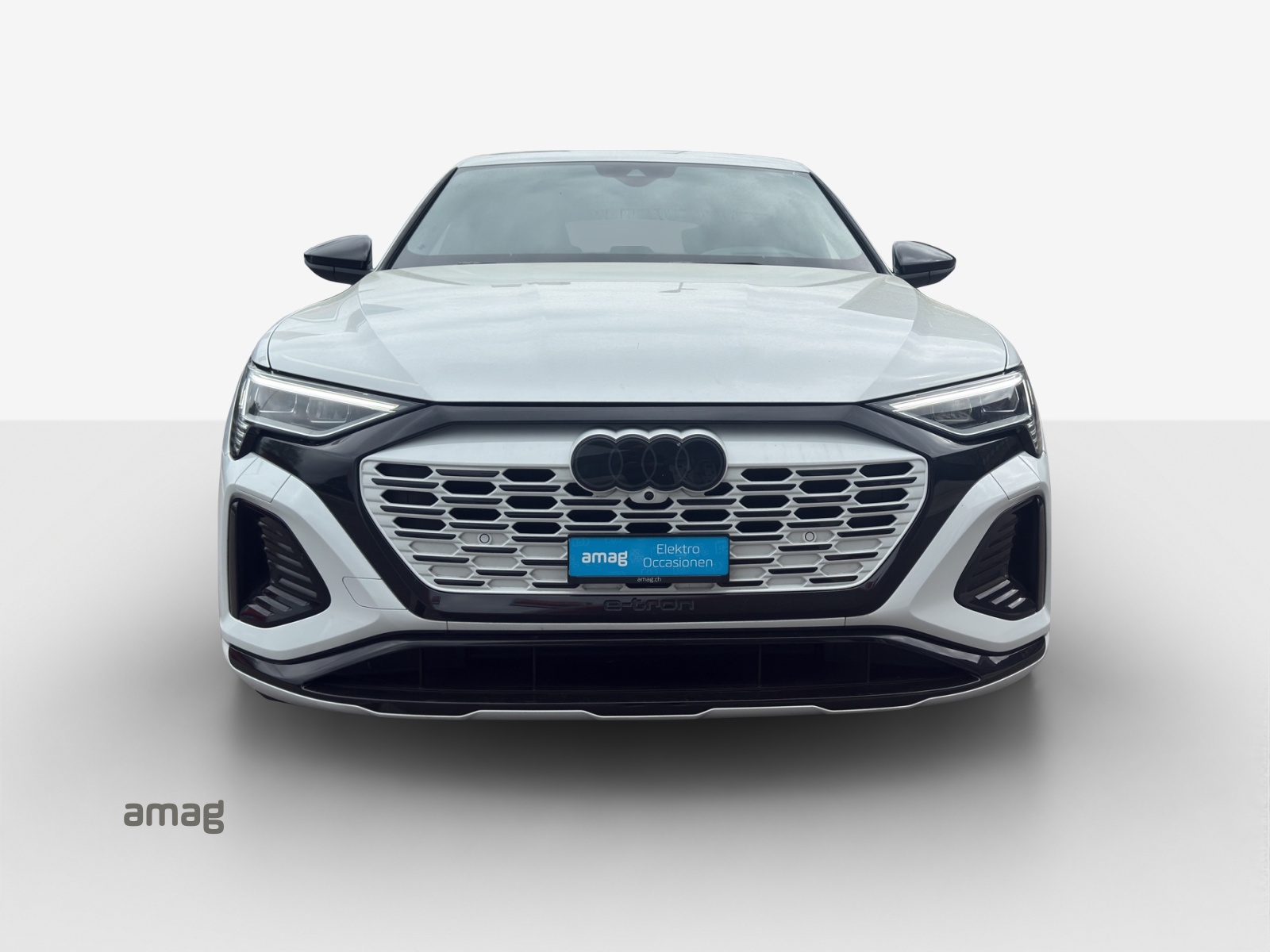 AUDI Q8 55 e-tron Black Edition quattro-image-7