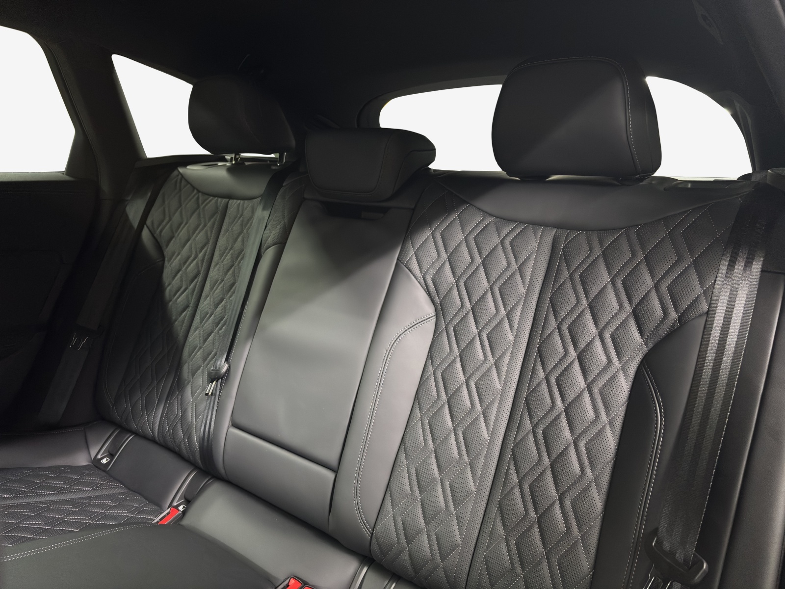 AUDI S5 Avant TFSI quattro S tronic-image-11