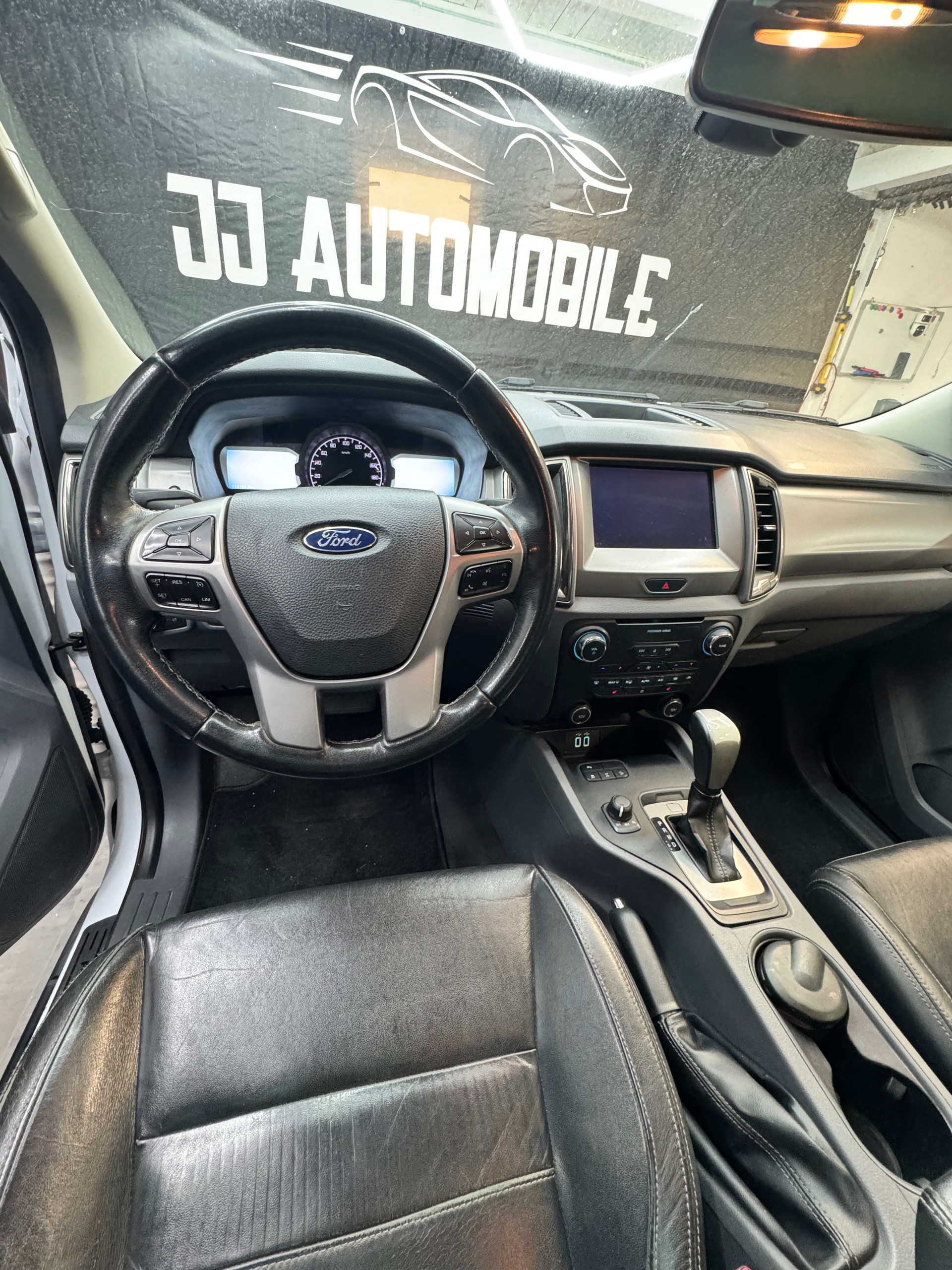 FORD Ranger Wildtrak 3.2 TDCi 4x4 A-image-10