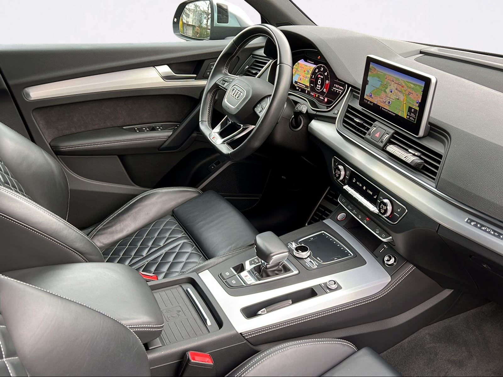 AUDI SQ5 TDI quattro tiptronic-image-1