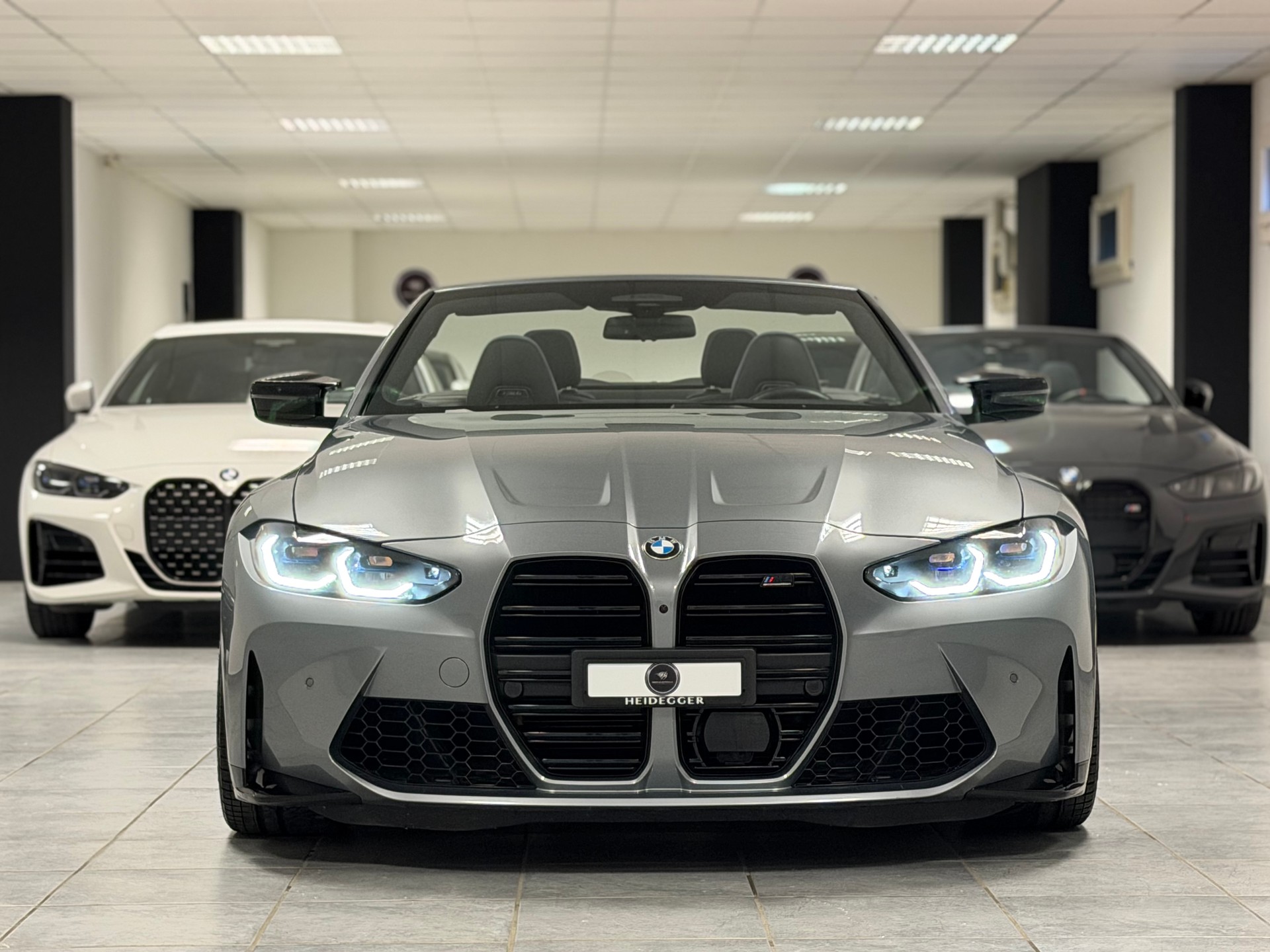 BMW M4 Cabrio Competition M xDrive-showroom-element-3