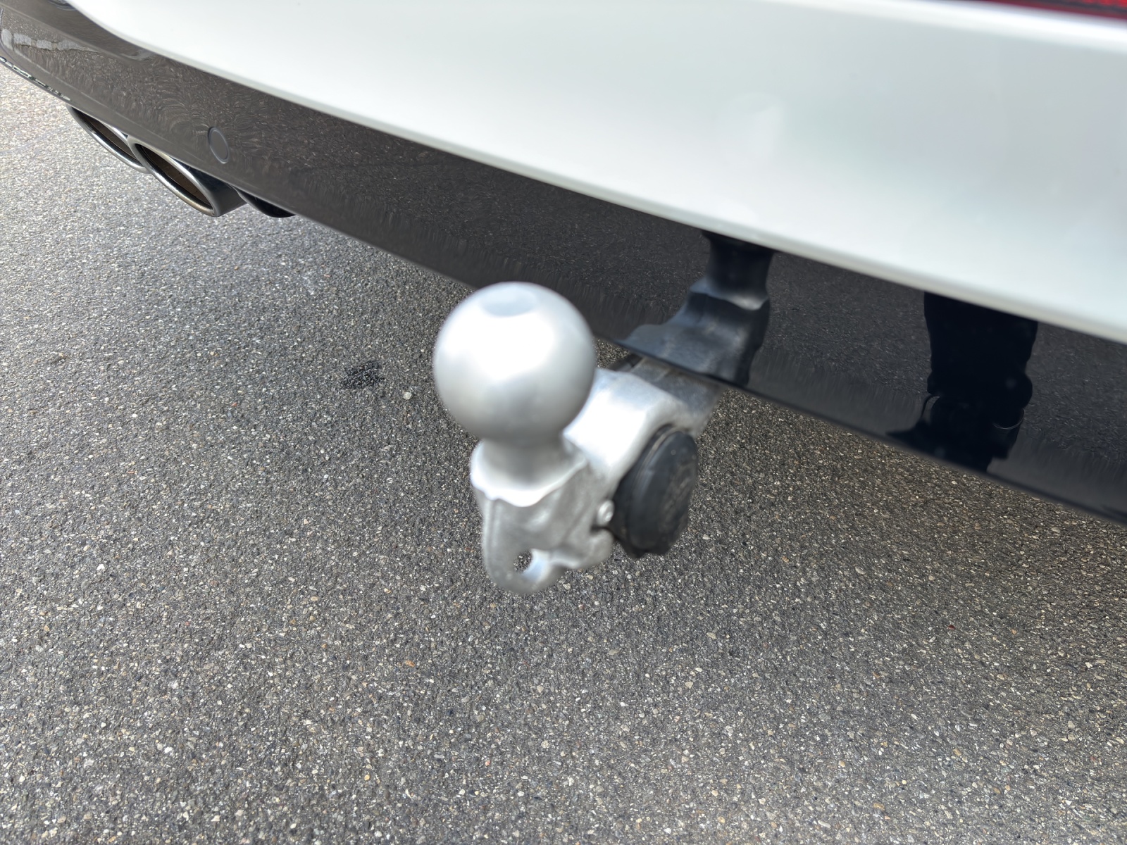 VW Tiguan 2.0TSI R 4Motion DSG mit AHK & Panorama-Ausstell-/Schiebedach-image-9
