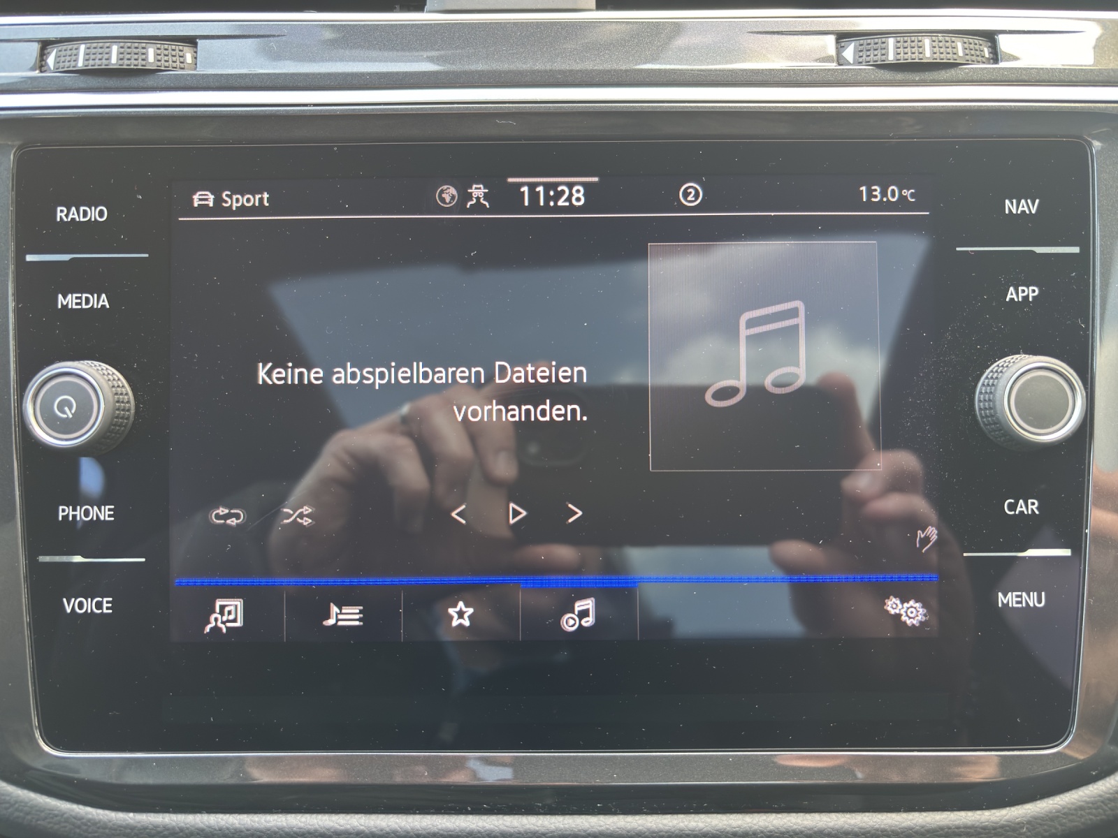 VW Tiguan 2.0TSI R 4Motion DSG mit AHK & Panorama-Ausstell-/Schiebedach-image-22