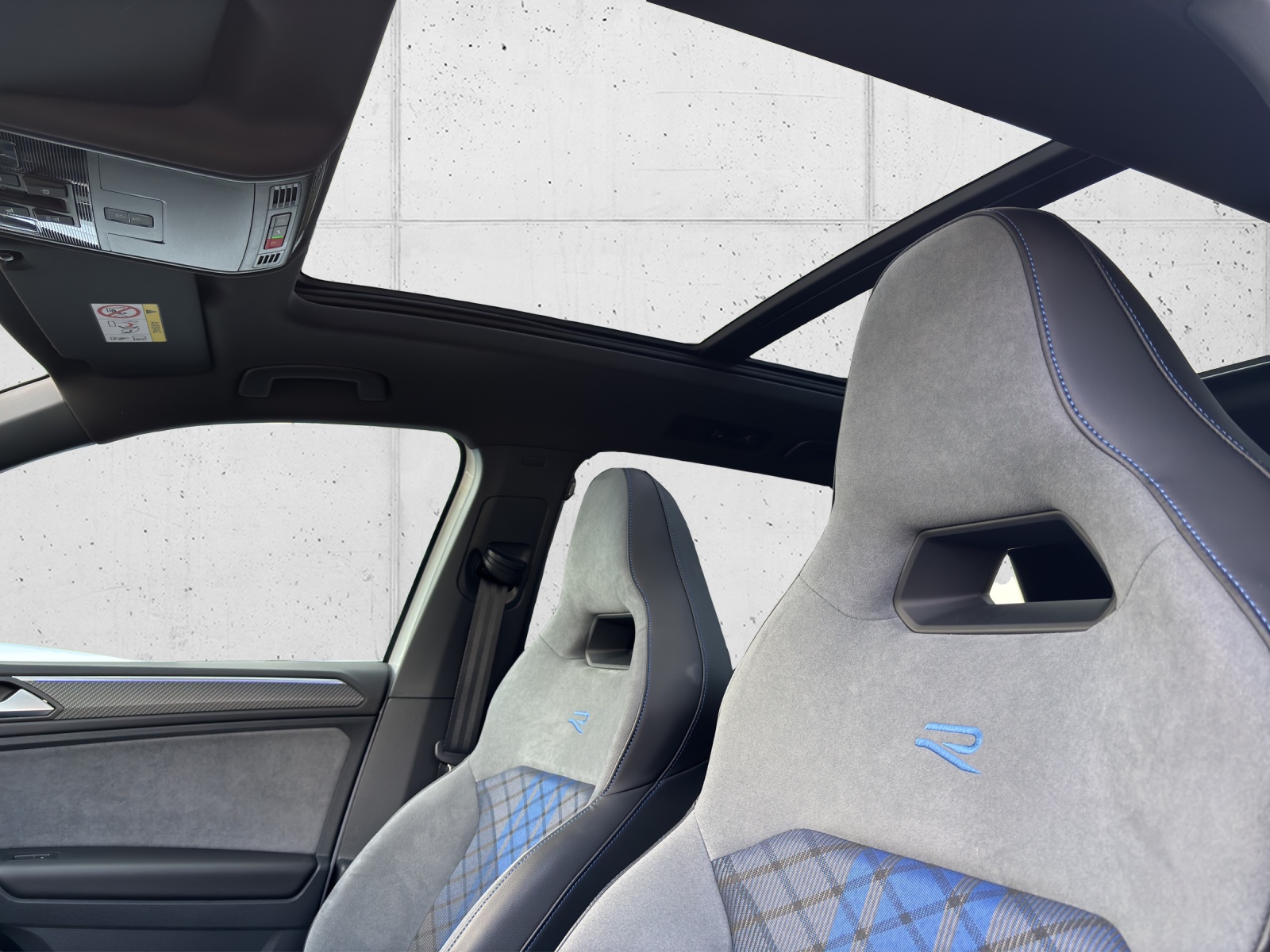 VW Tiguan 2.0TSI R 4Motion DSG mit AHK & Panorama-Ausstell-/Schiebedach-image-28