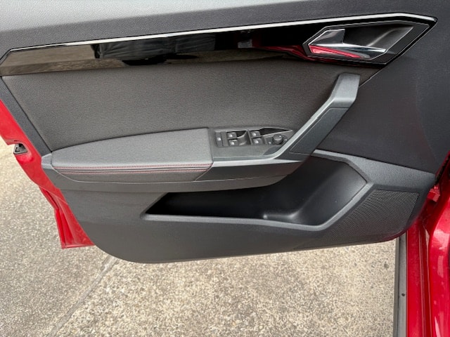 SEAT Arona 1.5 TSI Evo FR-image-14
