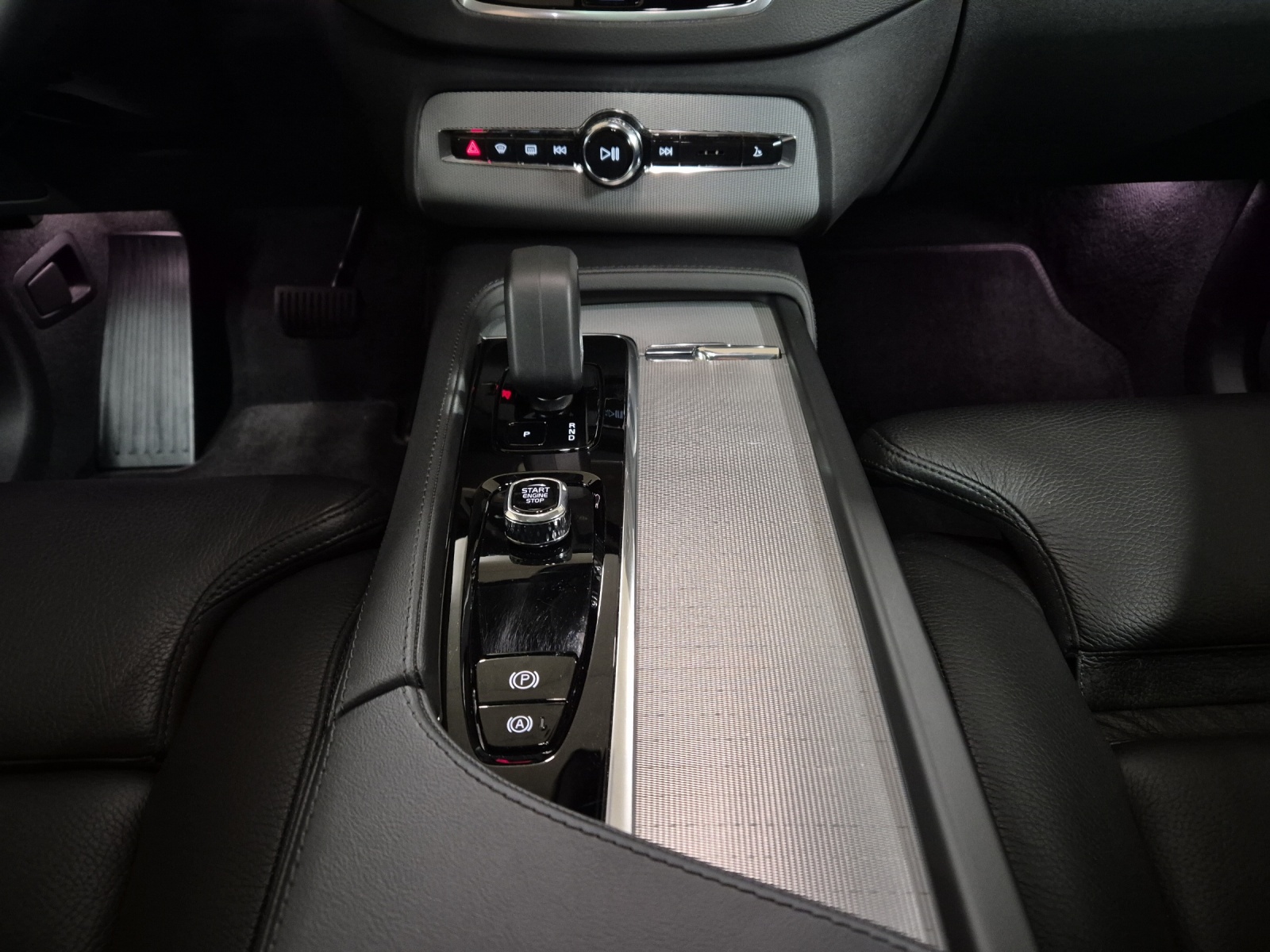 VOLVO XC90 2.0 T8 TE Ultimate Bright 7P. eAWD-image-14