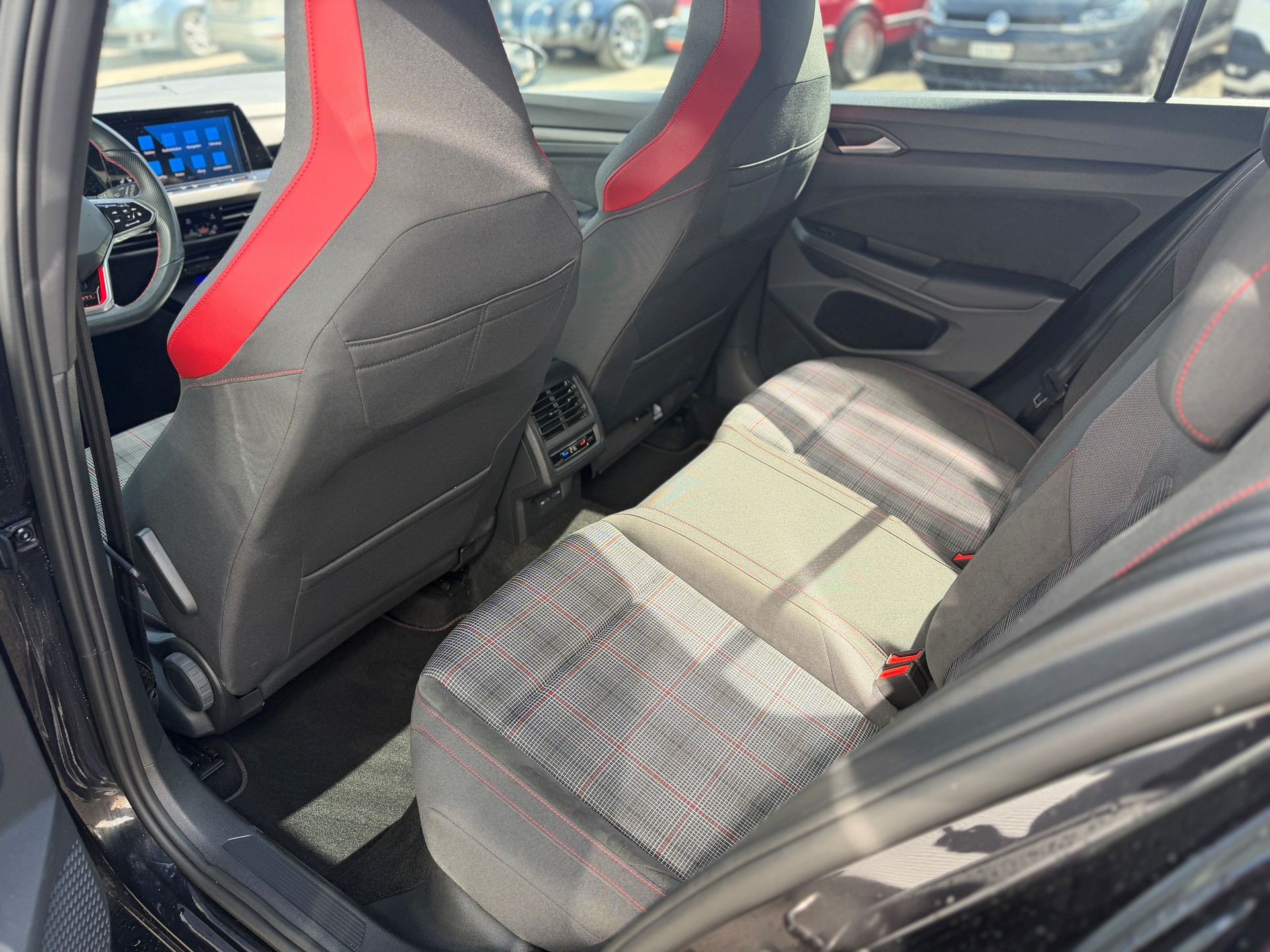 VW Golf 2.0 TSI GTI DSG-image-11