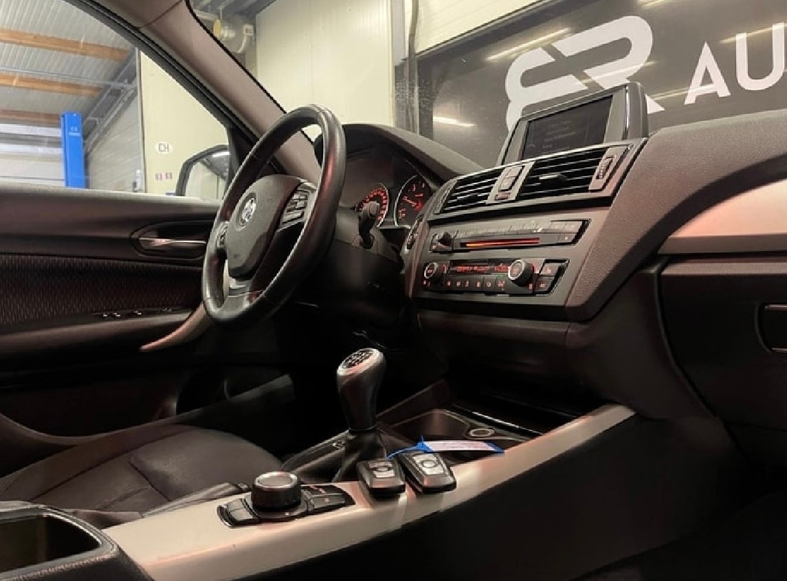 BMW 116d Efficient-Dynamics Edition Urban Line-image-11