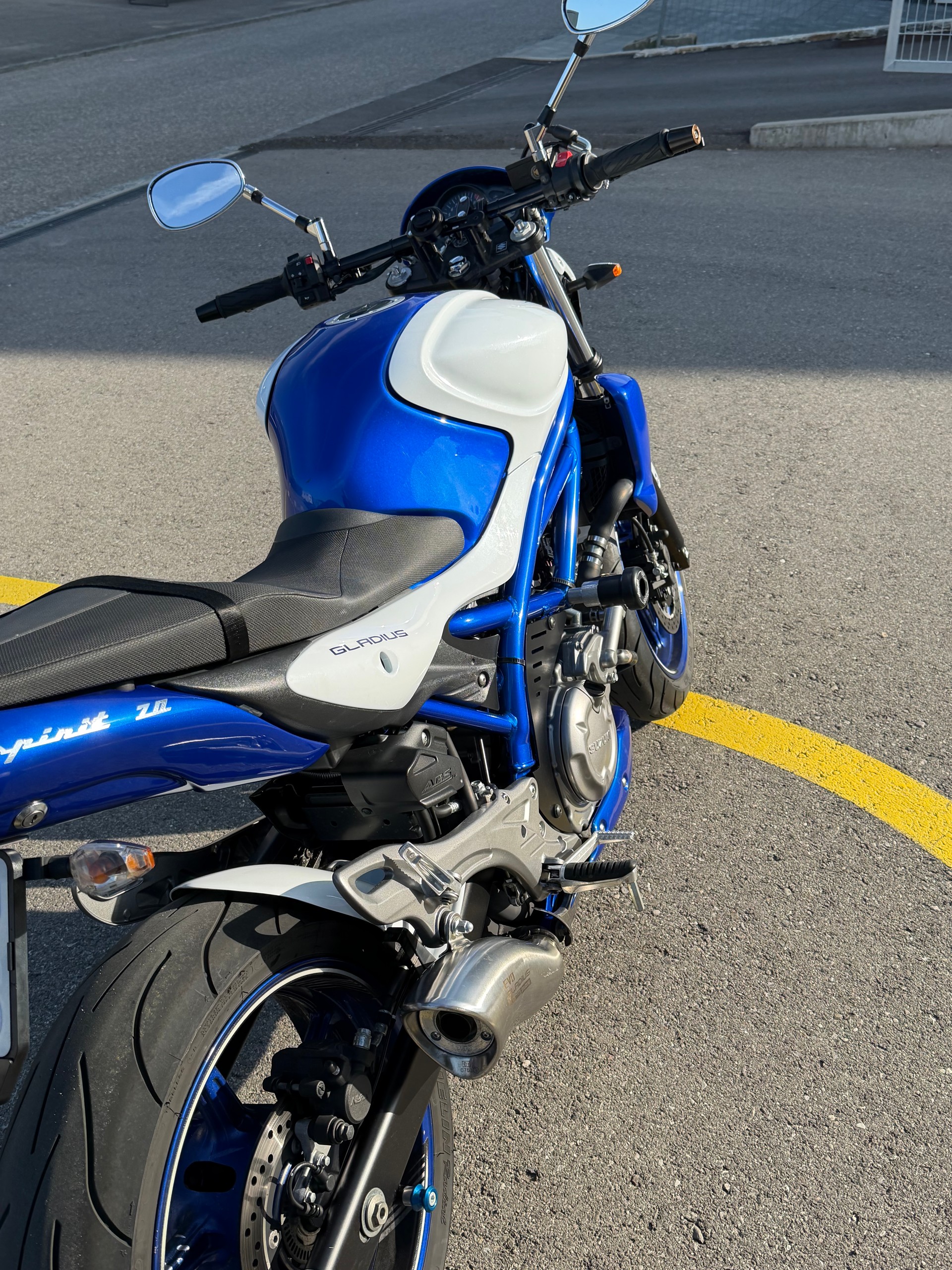 SUZUKI SFV 650A Gladius ABS-image-1