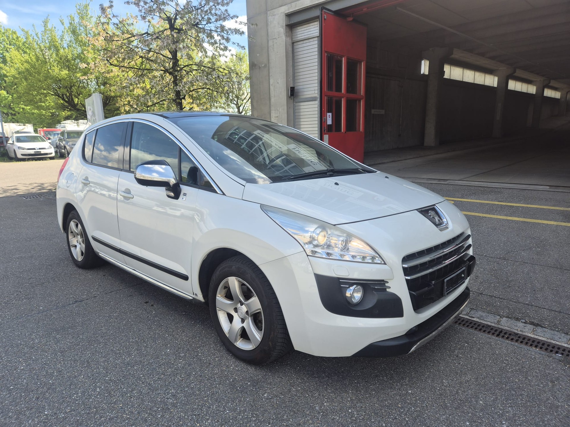 PEUGEOT 3008 HYbrid4 2.0 HDI EGS6-image-2