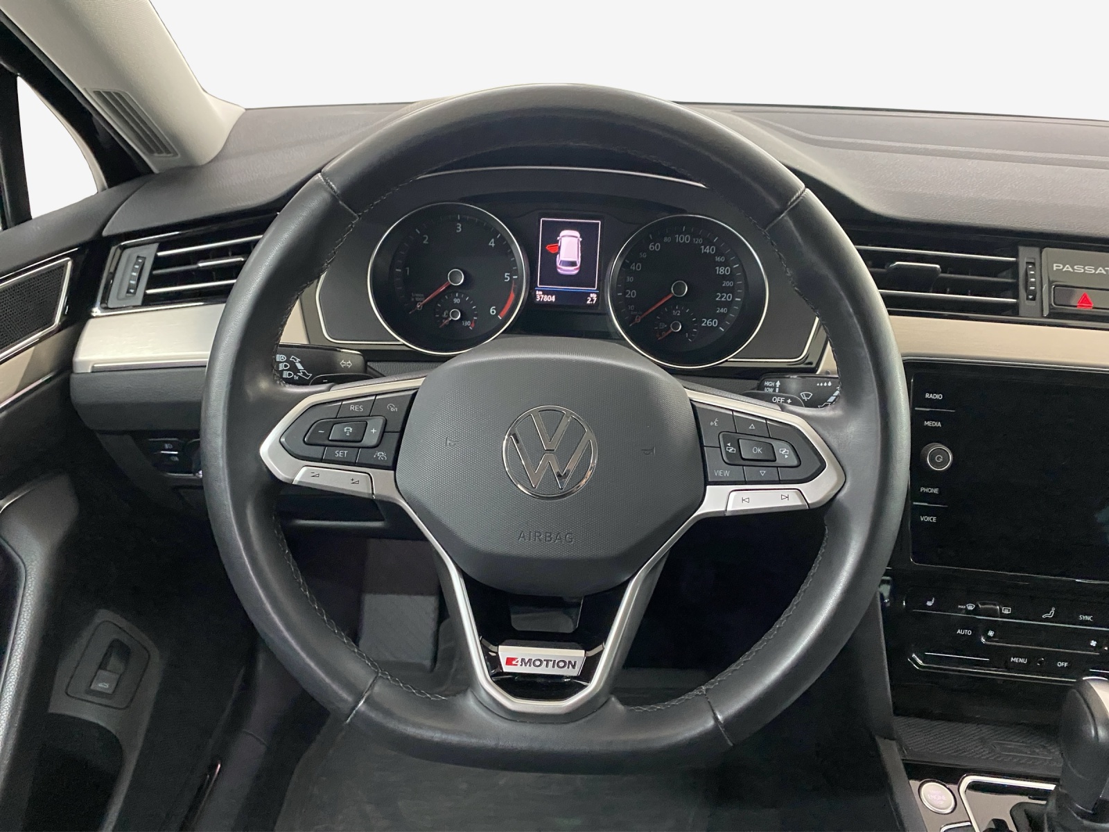 VW Passat 2.0 TDI BMT Elegance 4Motion DSG-image-9