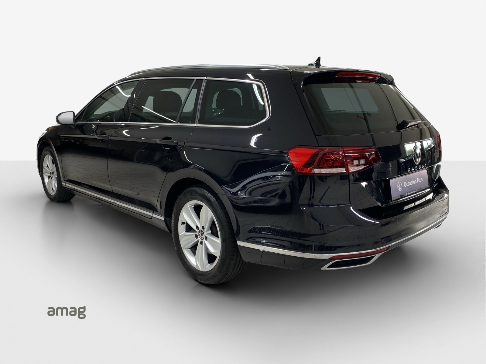 VW Passat 2.0 TDI BMT Elegance 4Motion DSG-image-2