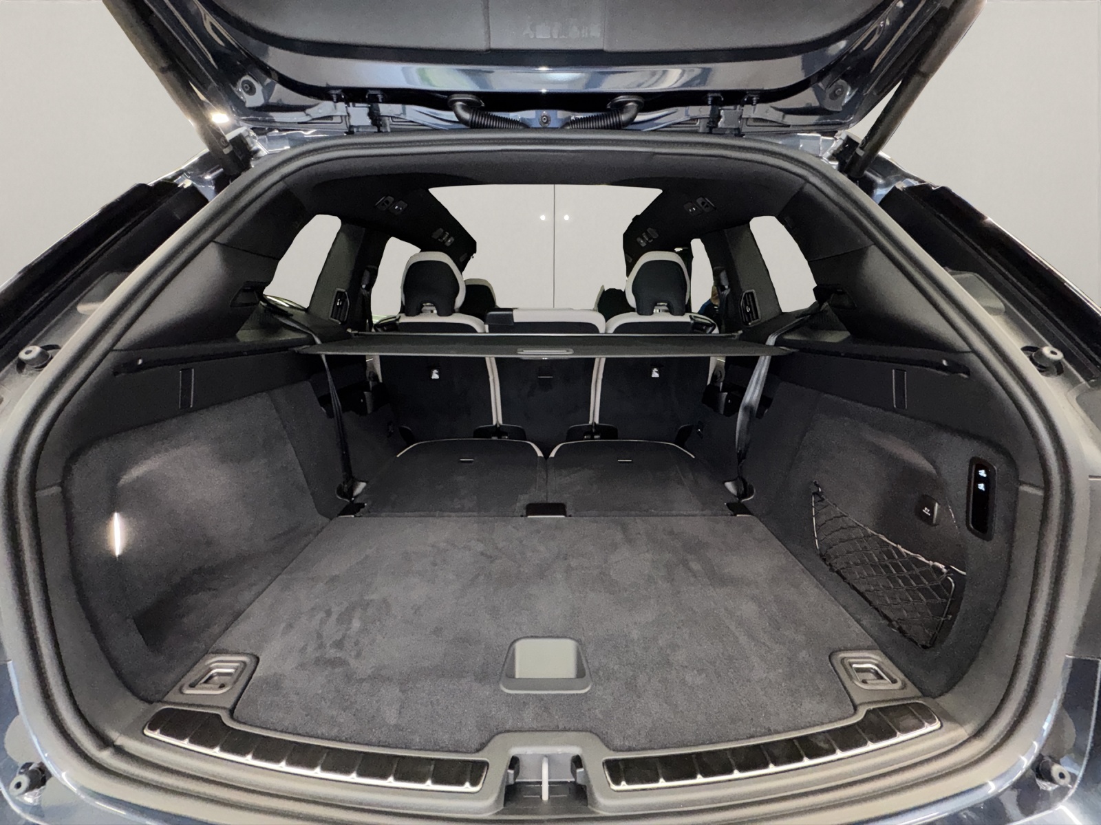 VOLVO EX90 Twin Plus AWD-image-15