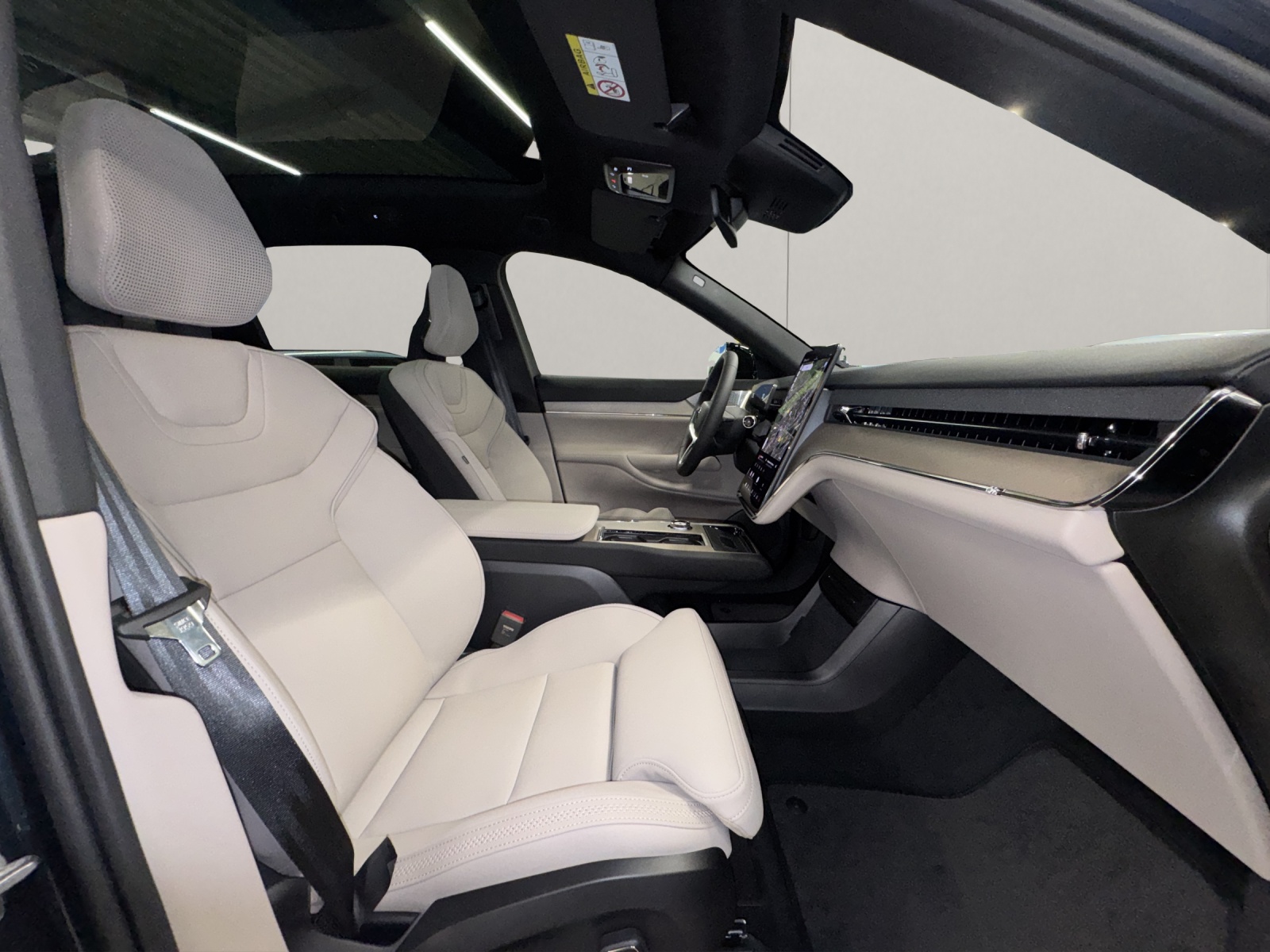 VOLVO EX90 Twin Plus AWD-image-13