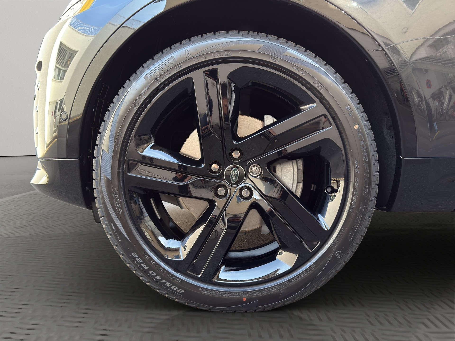 LAND ROVER Discovery 3.0 D I6 250 Dynamic HSE-image-12