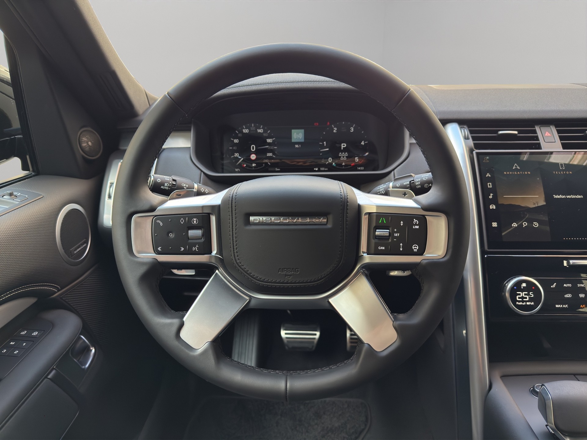 LAND ROVER Discovery 3.0 D I6 250 Dynamic HSE-image-5