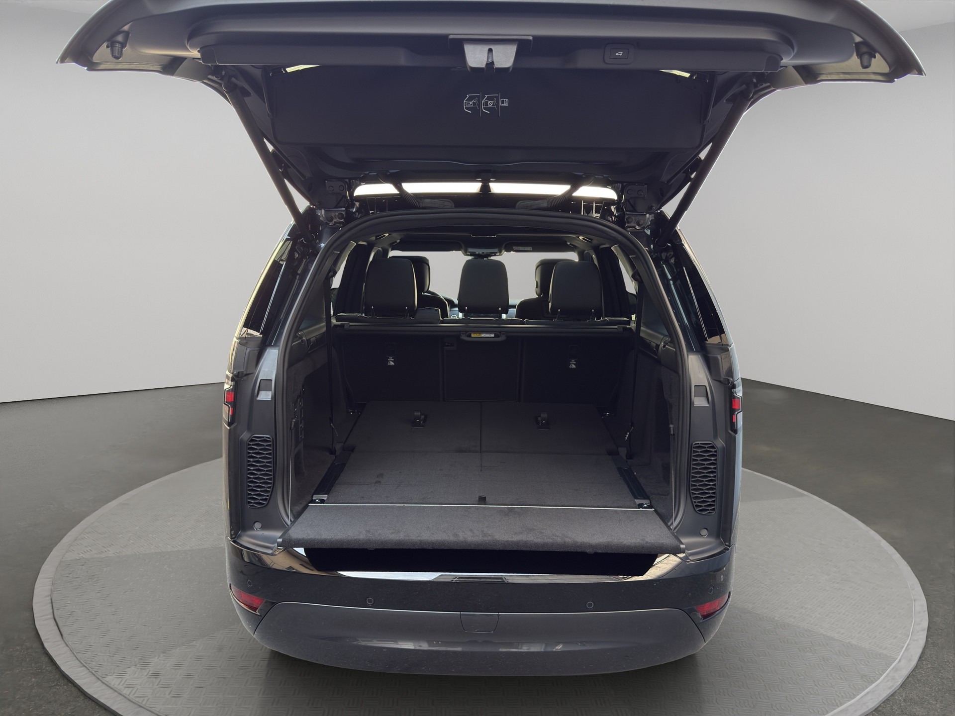 LAND ROVER Discovery 3.0 D I6 250 Dynamic HSE-image-11