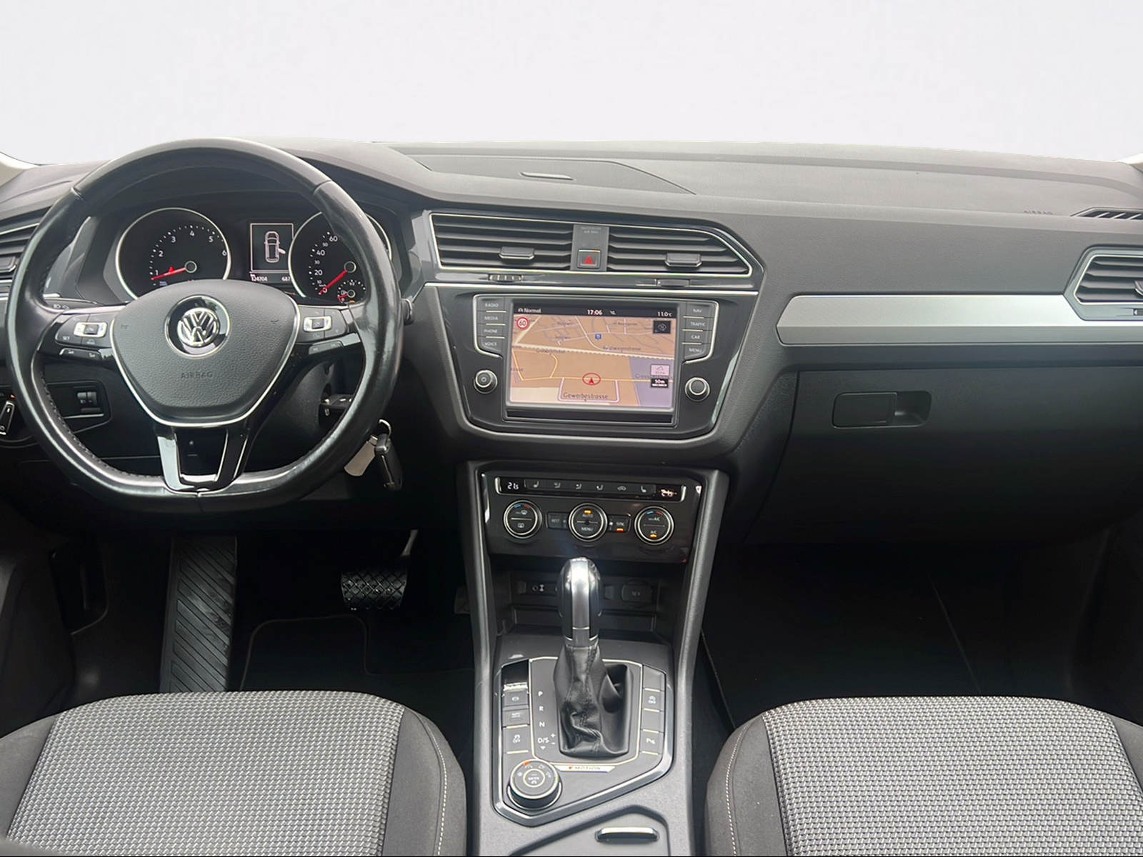 VW Tiguan 1.4TSI ACT Trendline 4Motion DSG-image-3