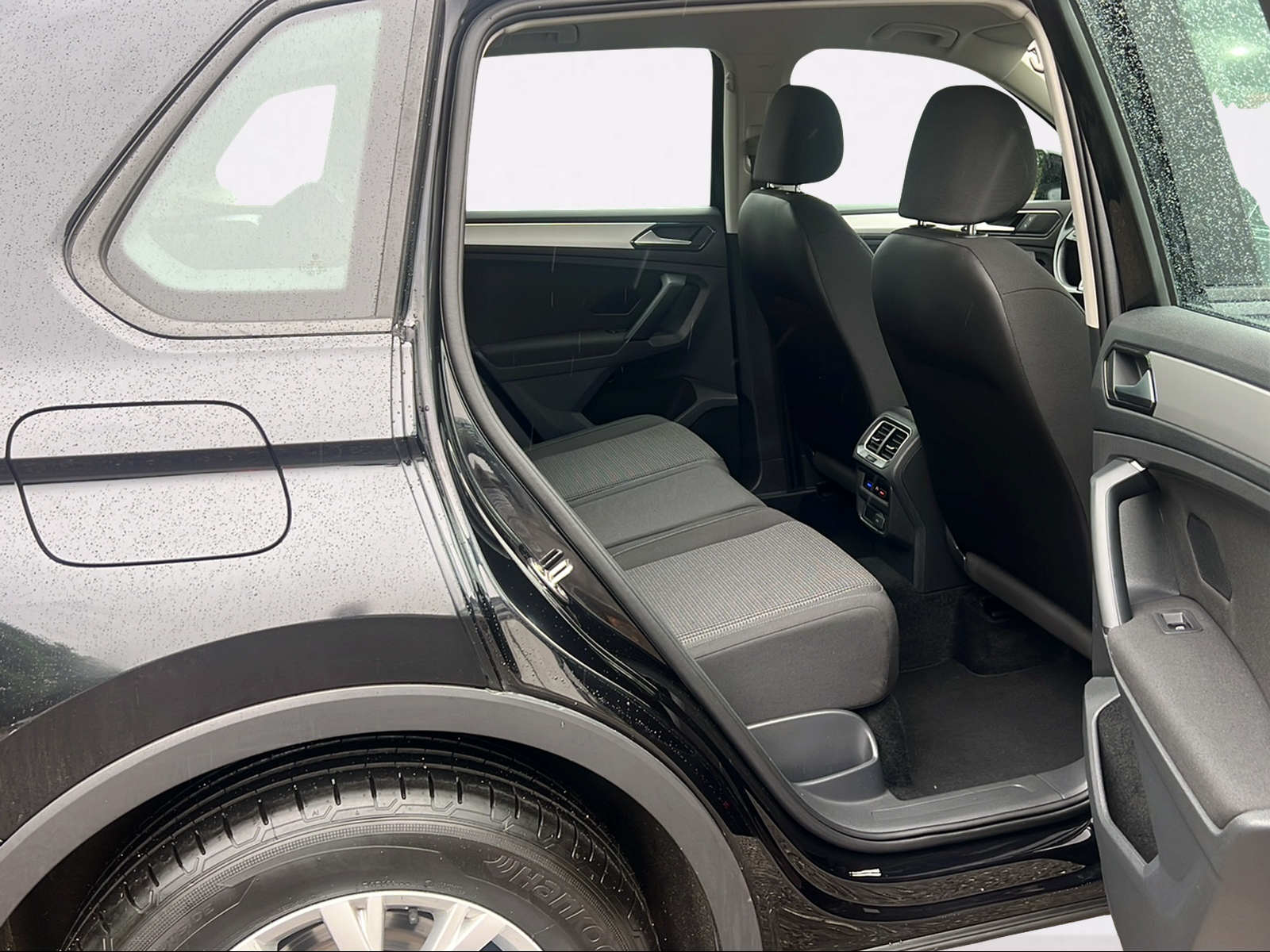 VW Tiguan 1.4TSI ACT Trendline 4Motion DSG-image-4
