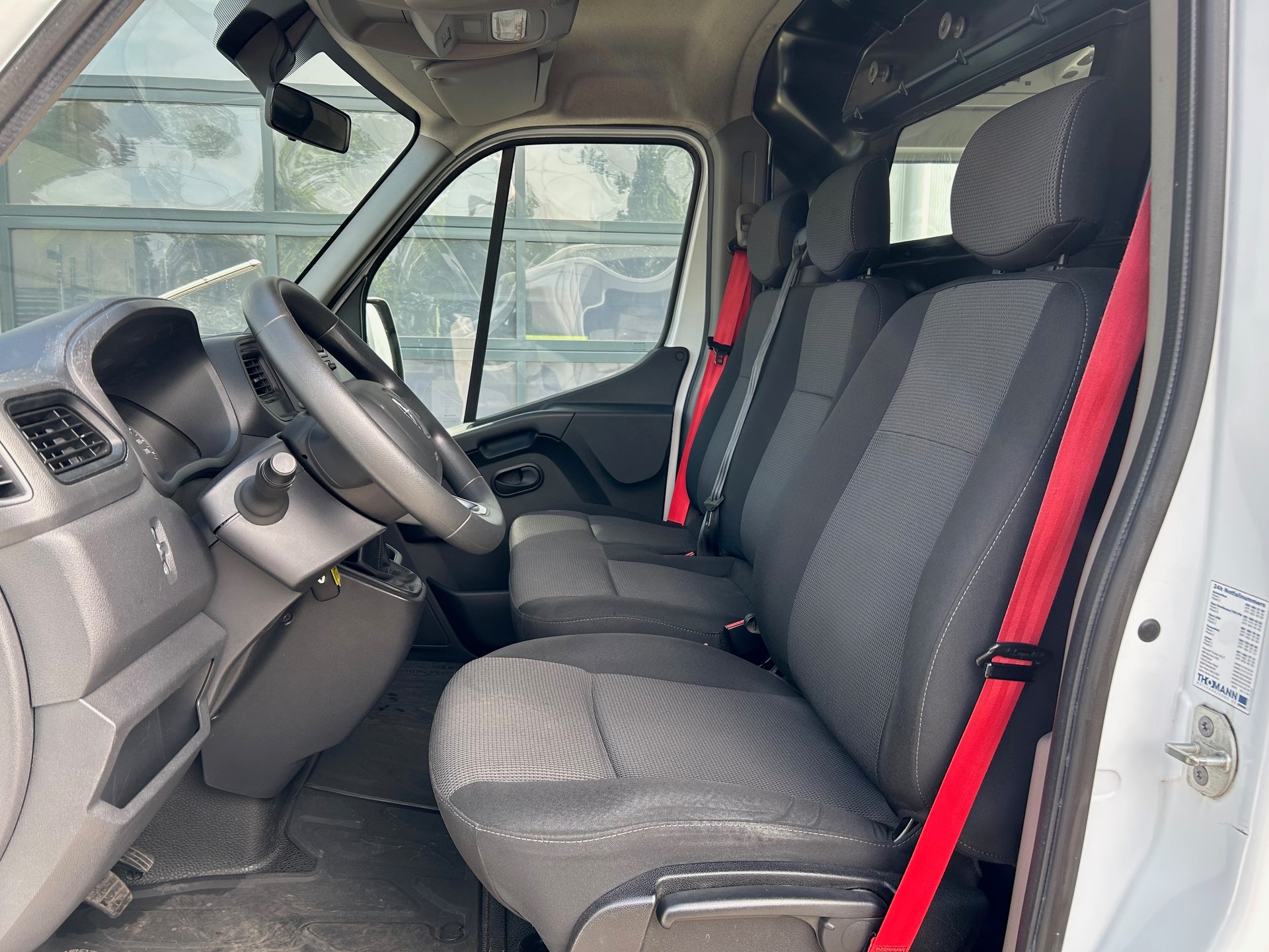 RENAULT Master T33 2.3 Blue dCi 135 L1H2-image-7