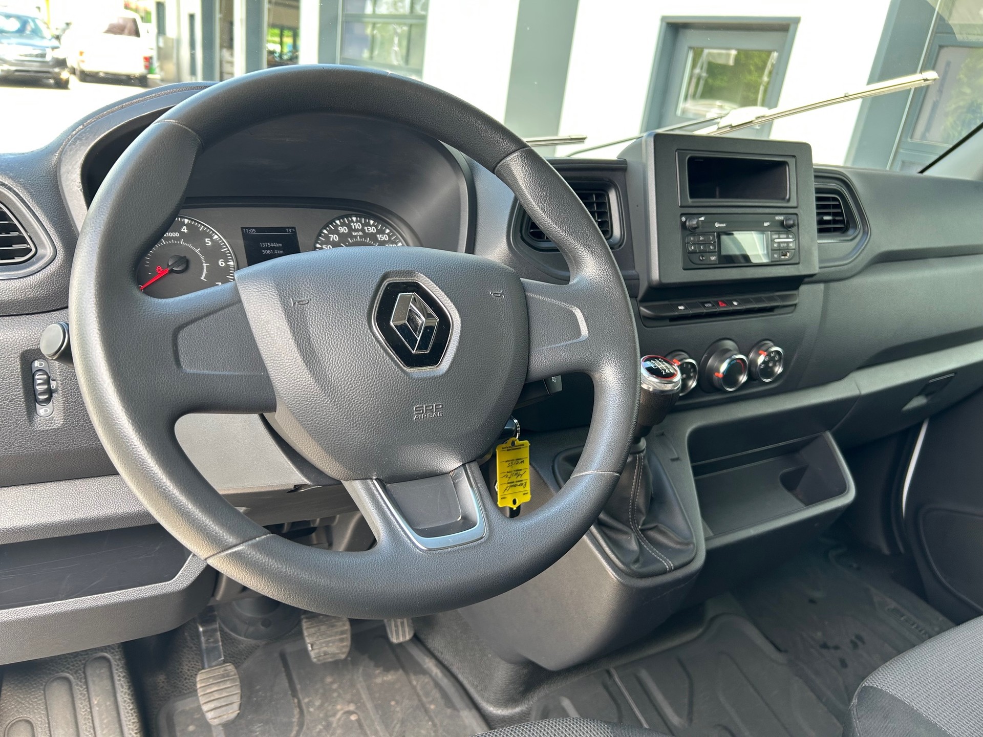 RENAULT Master T33 2.3 Blue dCi 135 L1H2-image-8